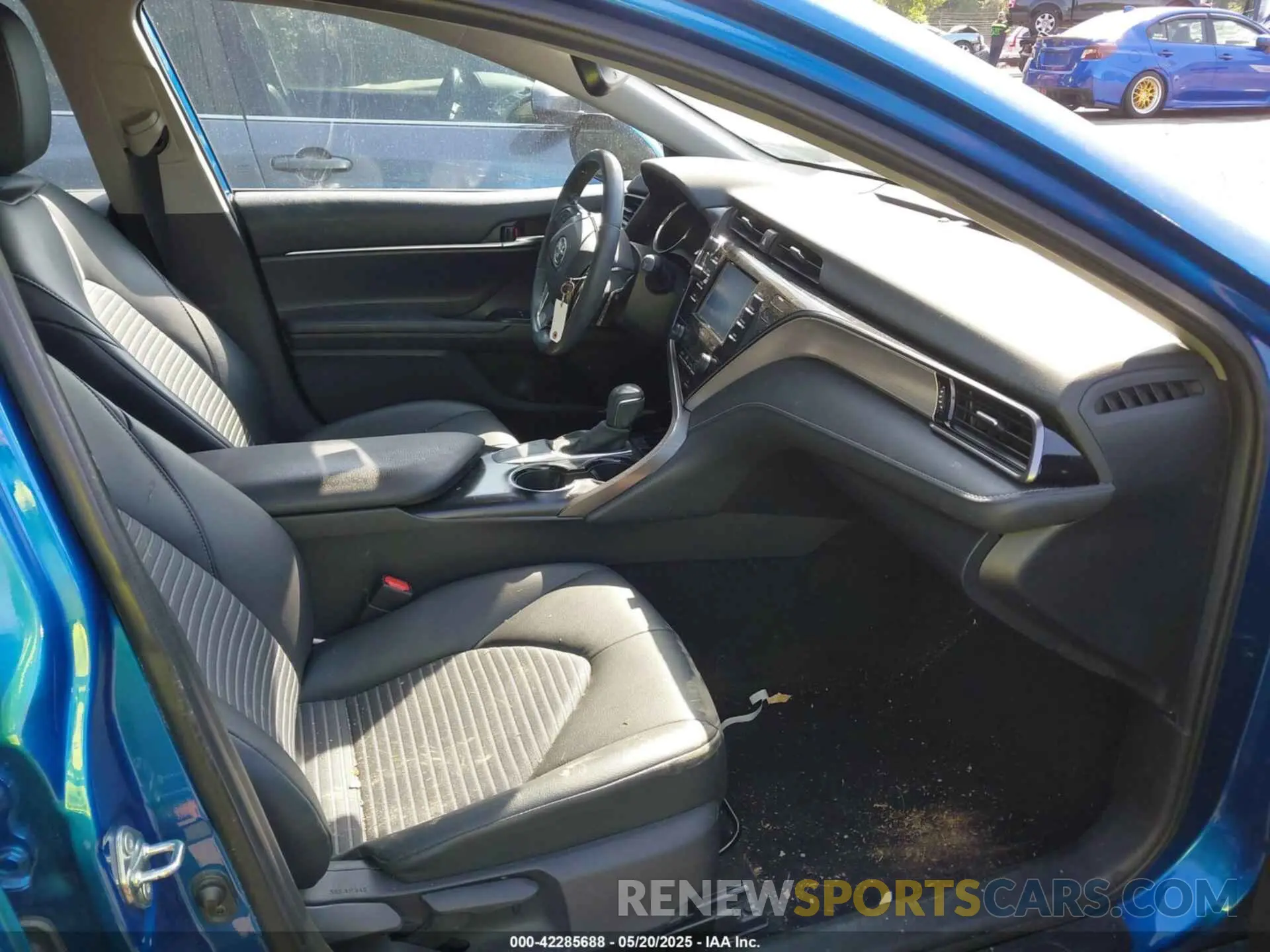 5 fotografías del automóvil dañado 4T1M11AKXLU394541 TOYOTA CAMRY 2020