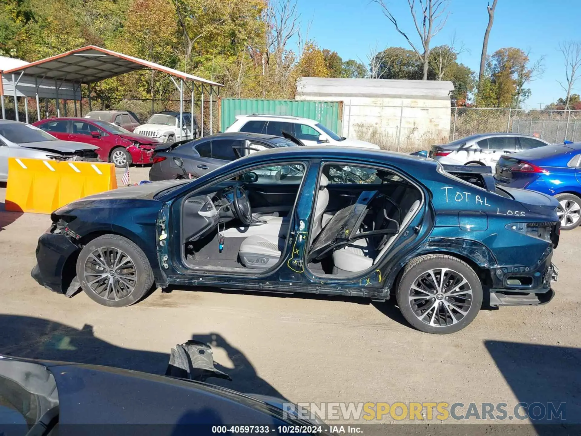 15 fotografías del automóvil dañado 4T1M11AKXLU861747 TOYOTA CAMRY 2020