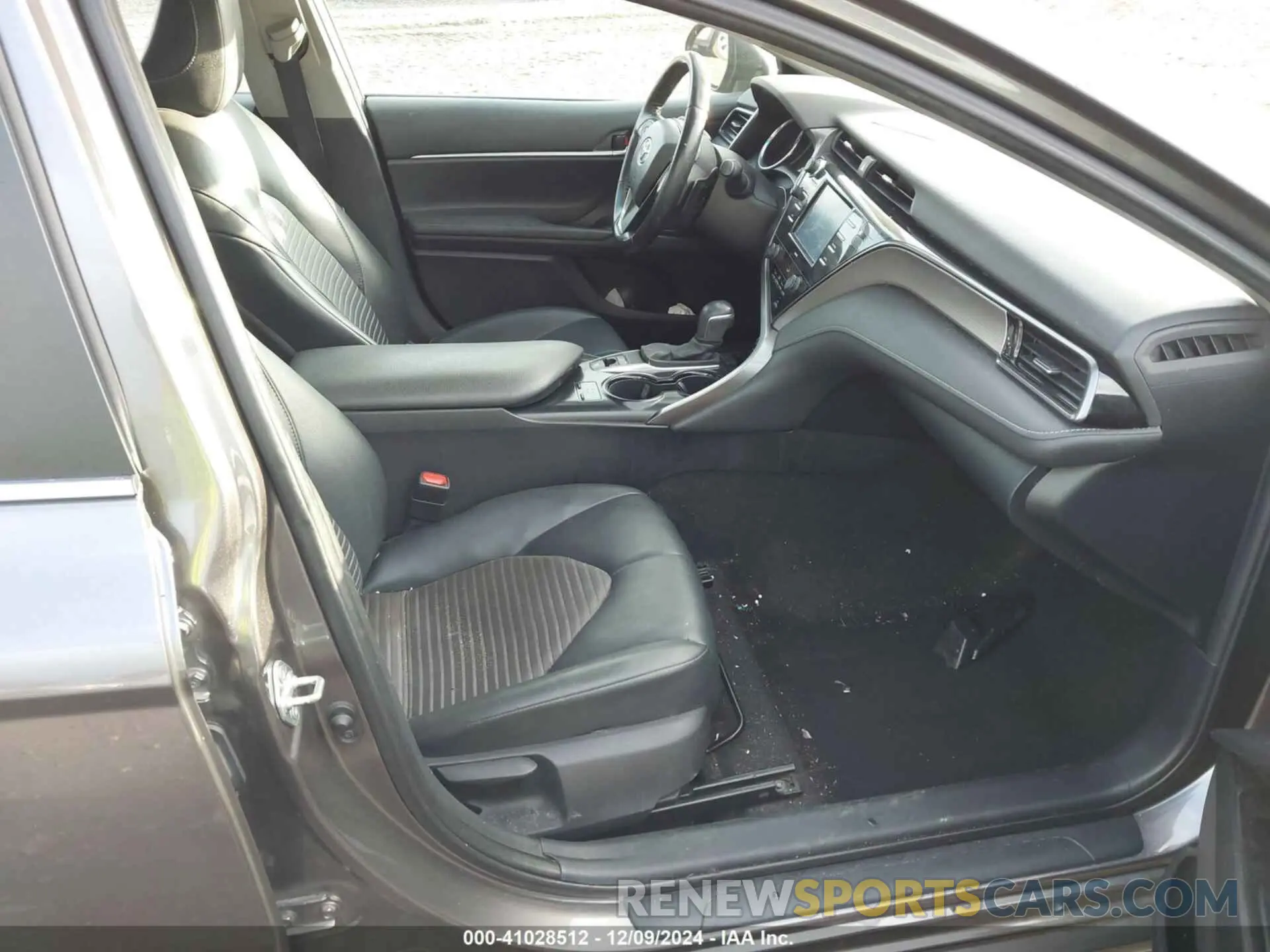5 fotografías del automóvil dañado 4T1M11BK0LU018395 TOYOTA CAMRY 2020