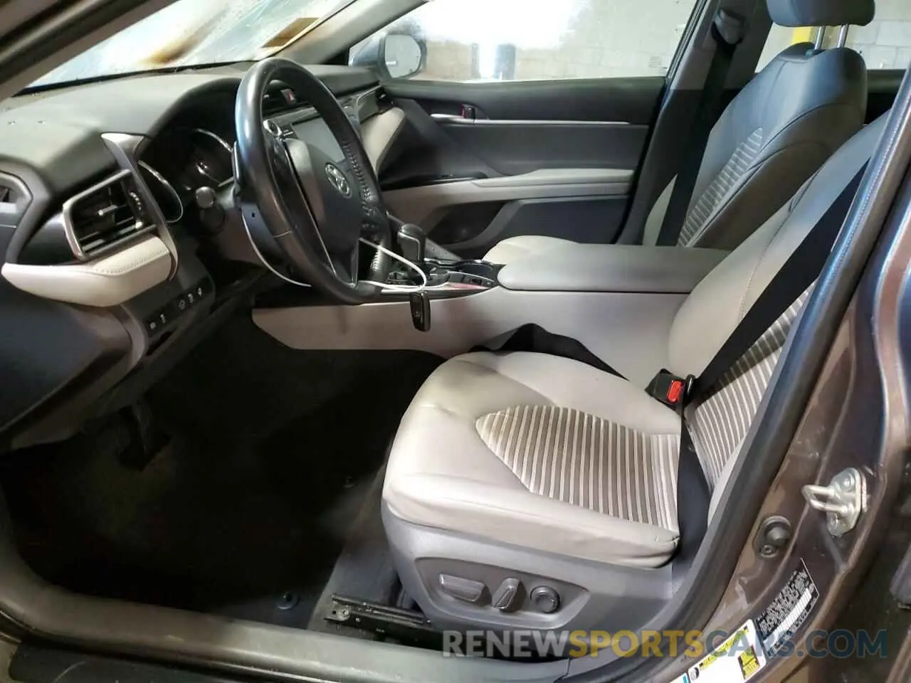 7 fotografías del automóvil dañado 4T1M11BK2LU007740 TOYOTA CAMRY 2020
