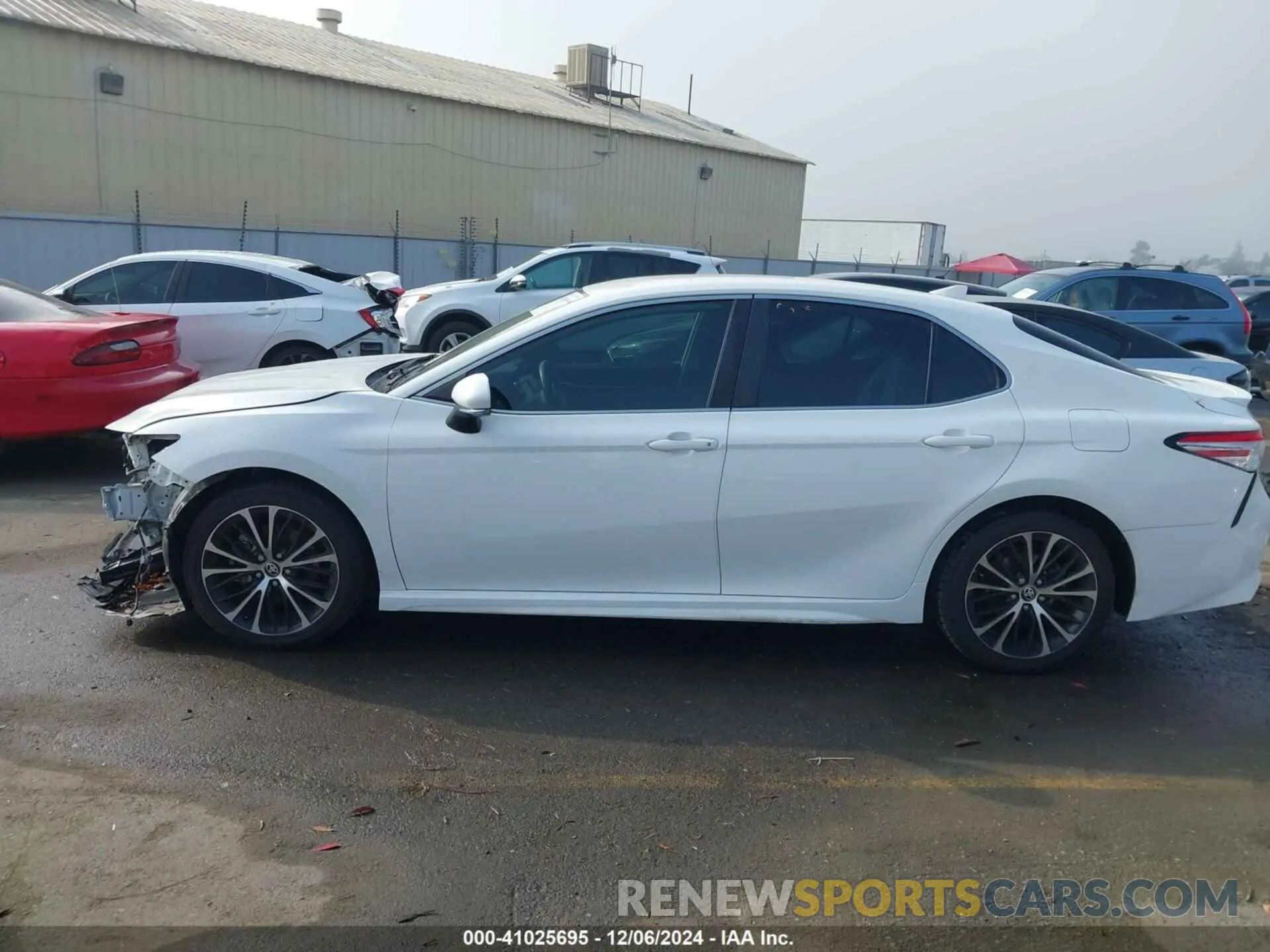 15 fotografías del automóvil dañado 4T1M11BK2LU019032 TOYOTA CAMRY 2020