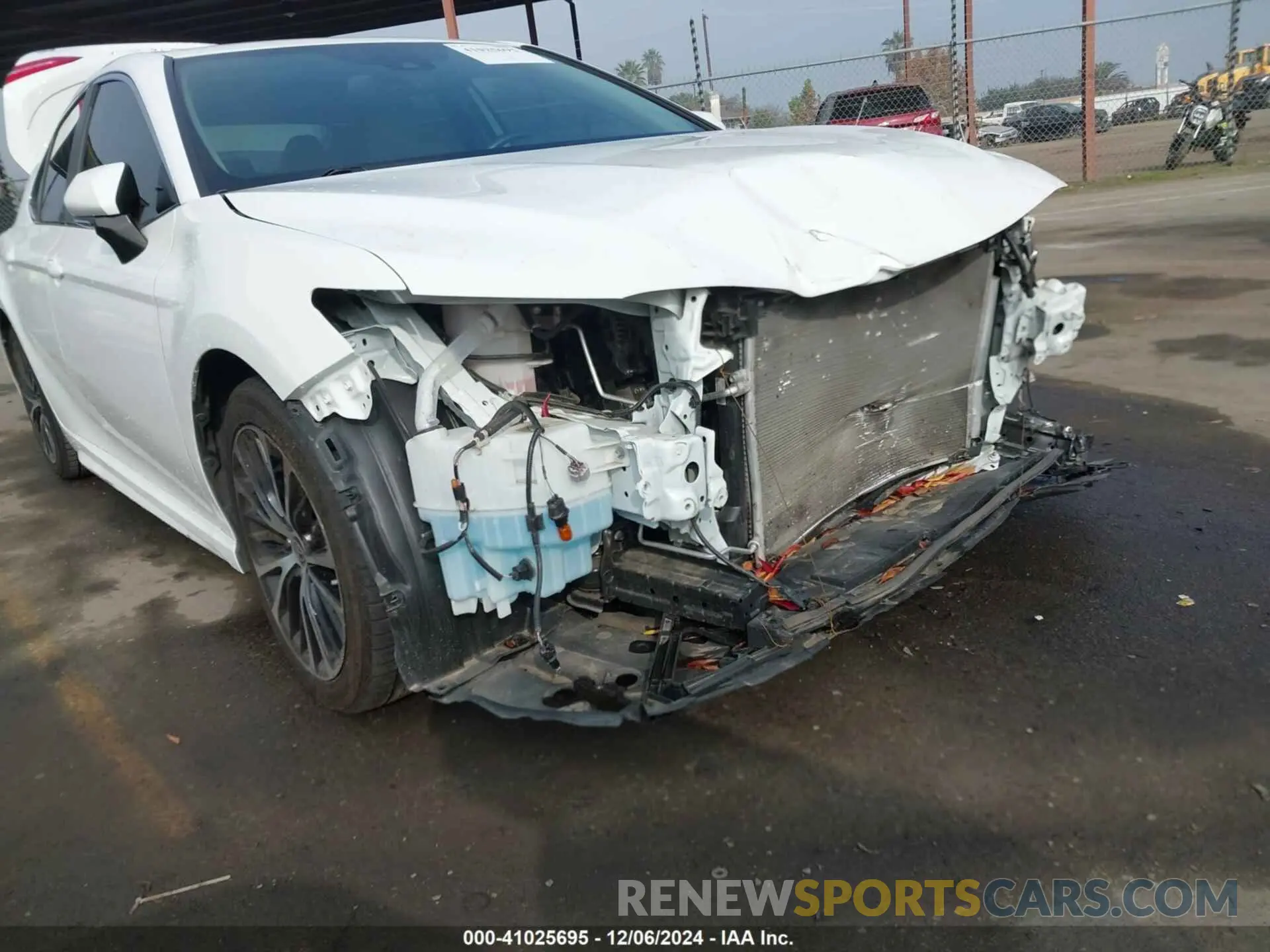 22 fotografías del automóvil dañado 4T1M11BK2LU019032 TOYOTA CAMRY 2020