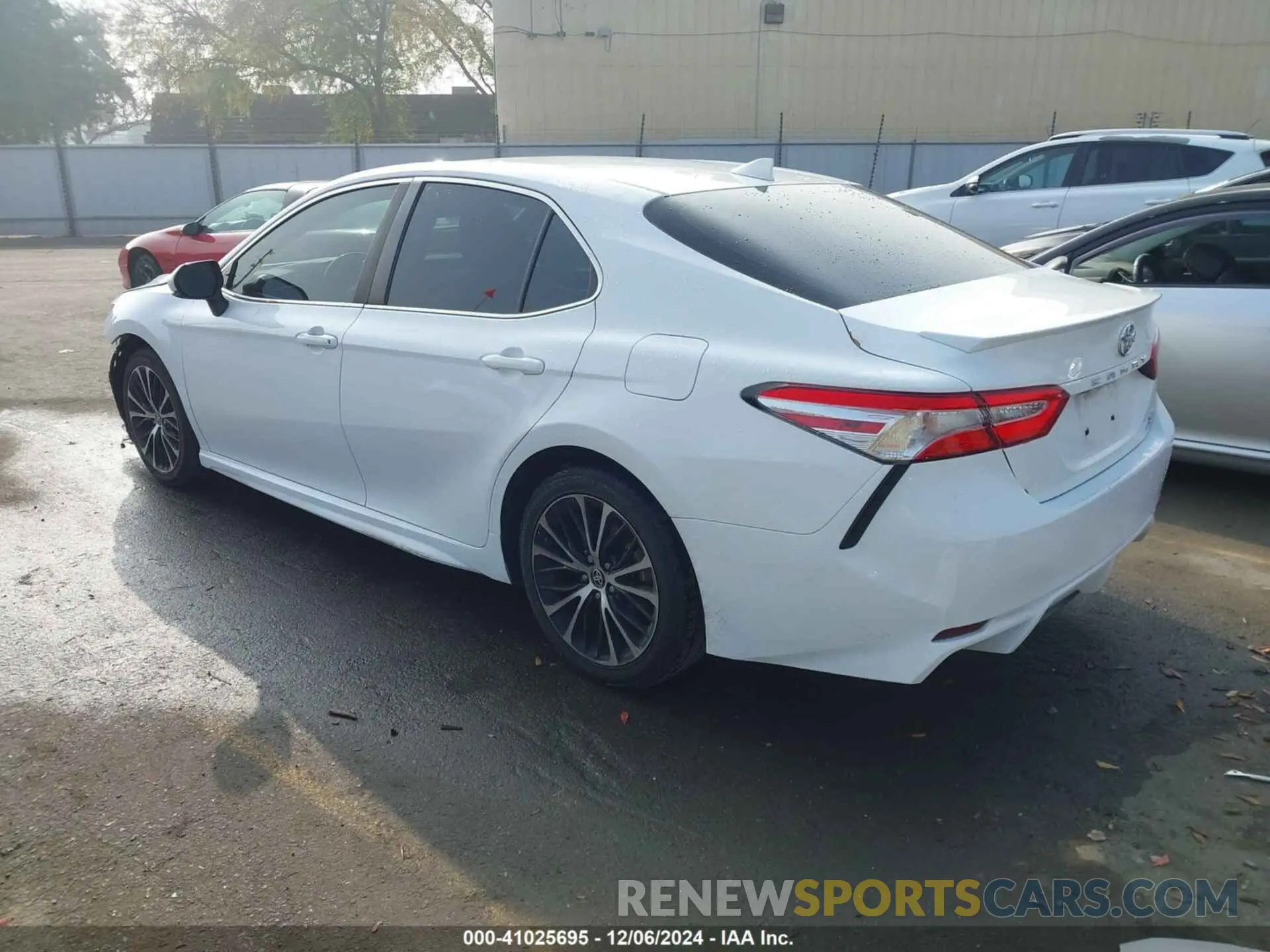 3 fotografías del automóvil dañado 4T1M11BK2LU019032 TOYOTA CAMRY 2020