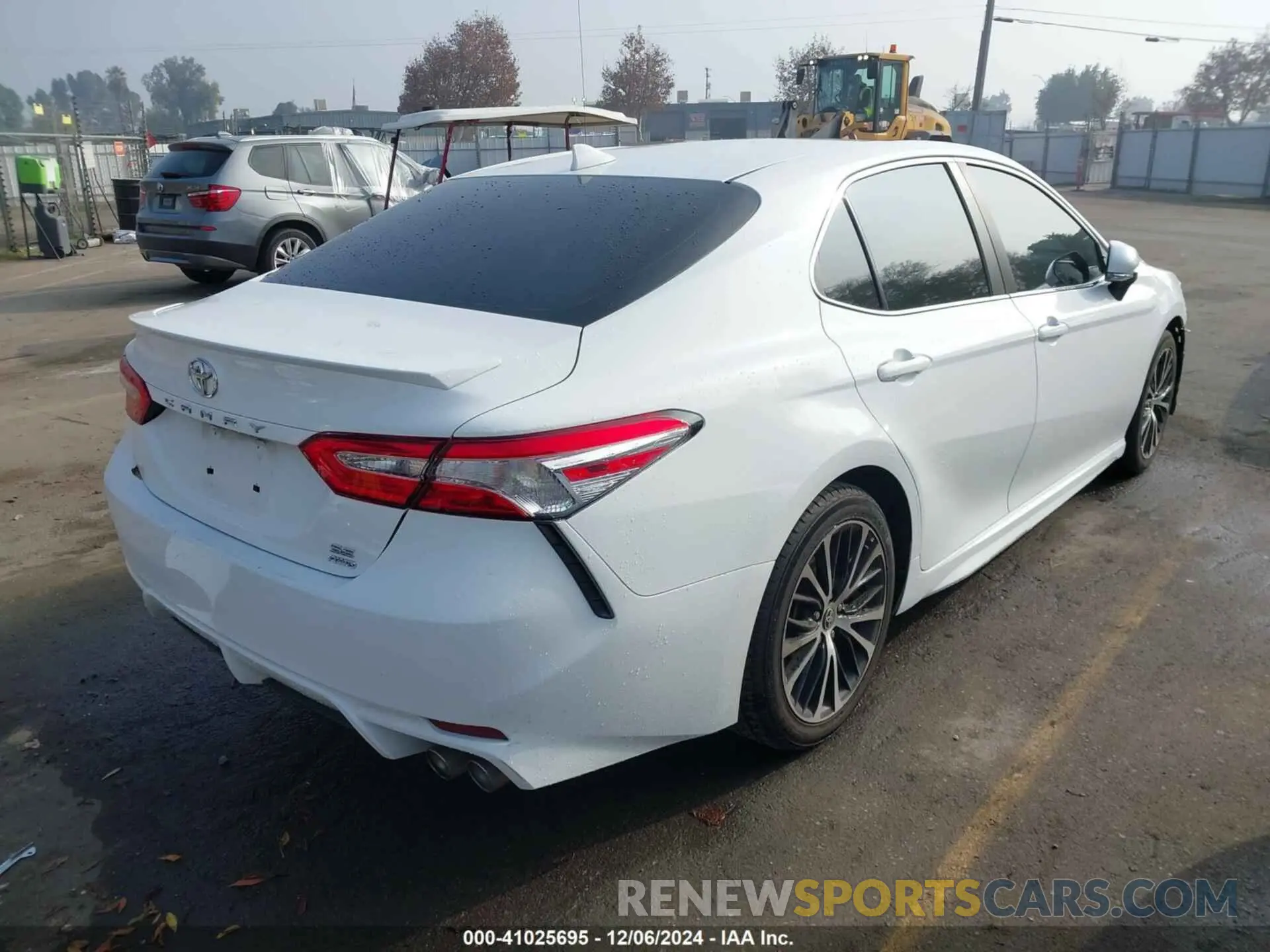 4 fotografías del automóvil dañado 4T1M11BK2LU019032 TOYOTA CAMRY 2020