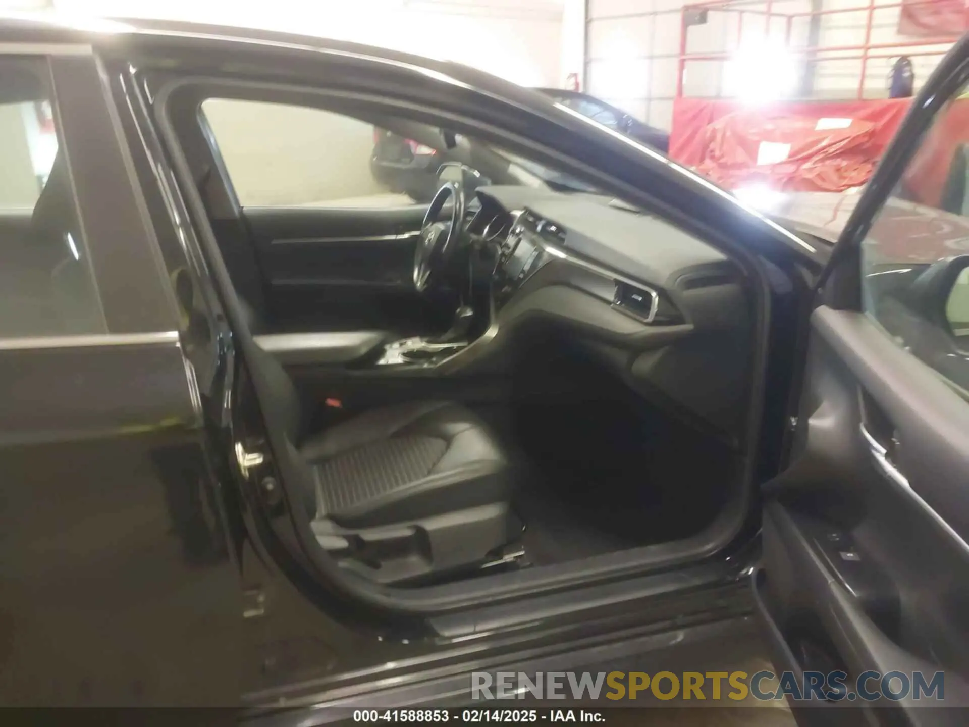 5 fotografías del automóvil dañado 4T1M11BK8LU006009 TOYOTA CAMRY 2020