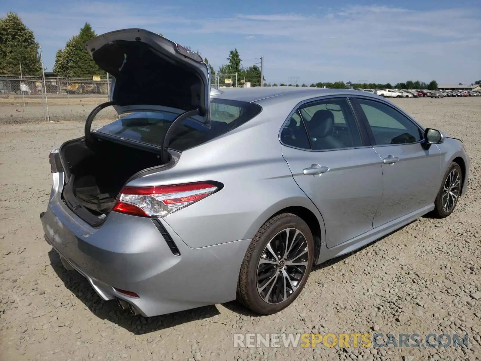 4 fotografías del automóvil dañado 4T1M11BKXLU019280 TOYOTA CAMRY 2020