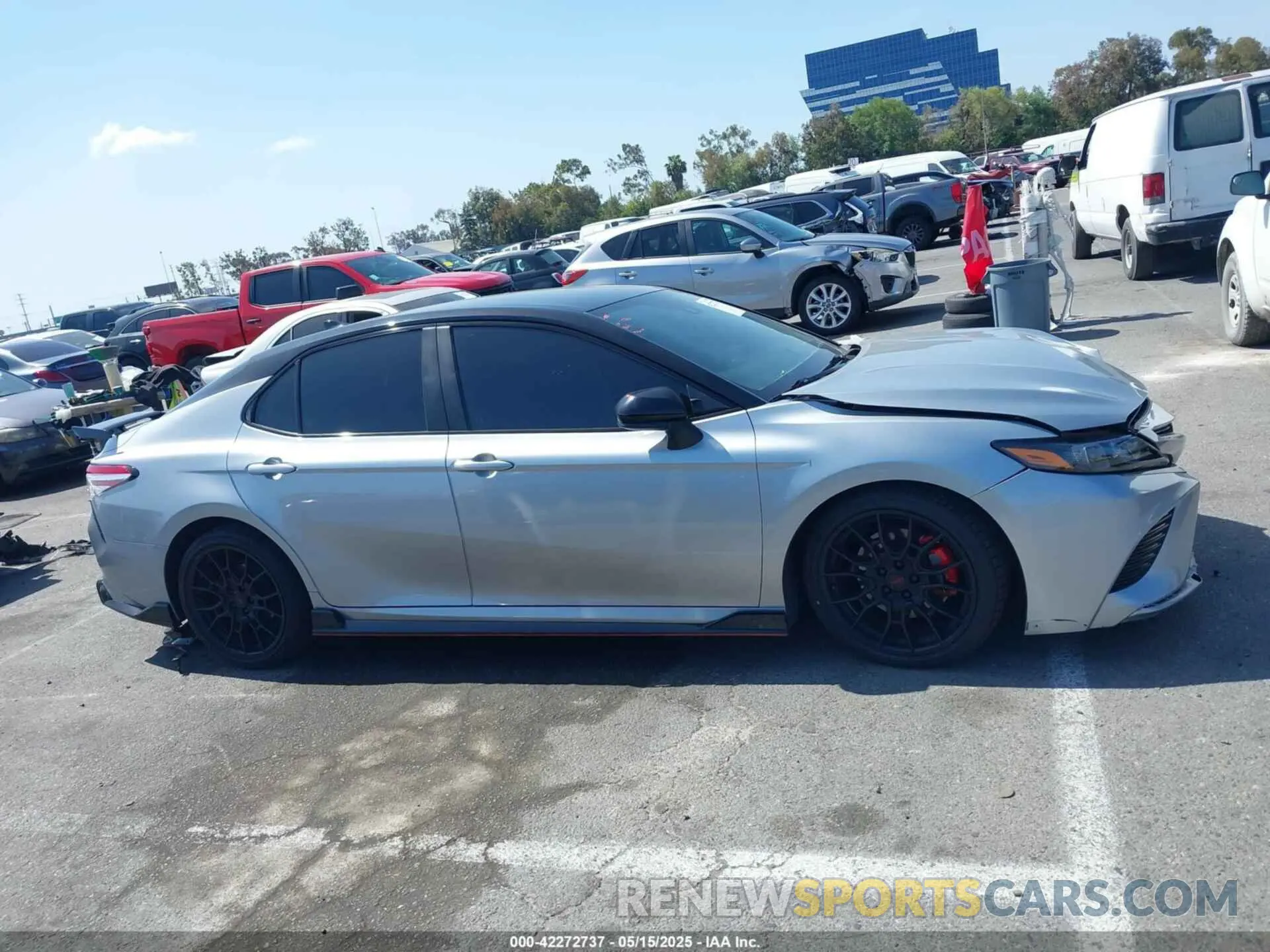 13 fotografías del automóvil dañado 4T1NZ1AK5LU046675 TOYOTA CAMRY 2020