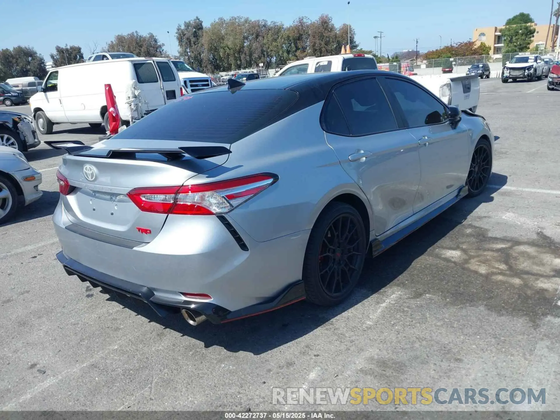 4 fotografías del automóvil dañado 4T1NZ1AK5LU046675 TOYOTA CAMRY 2020