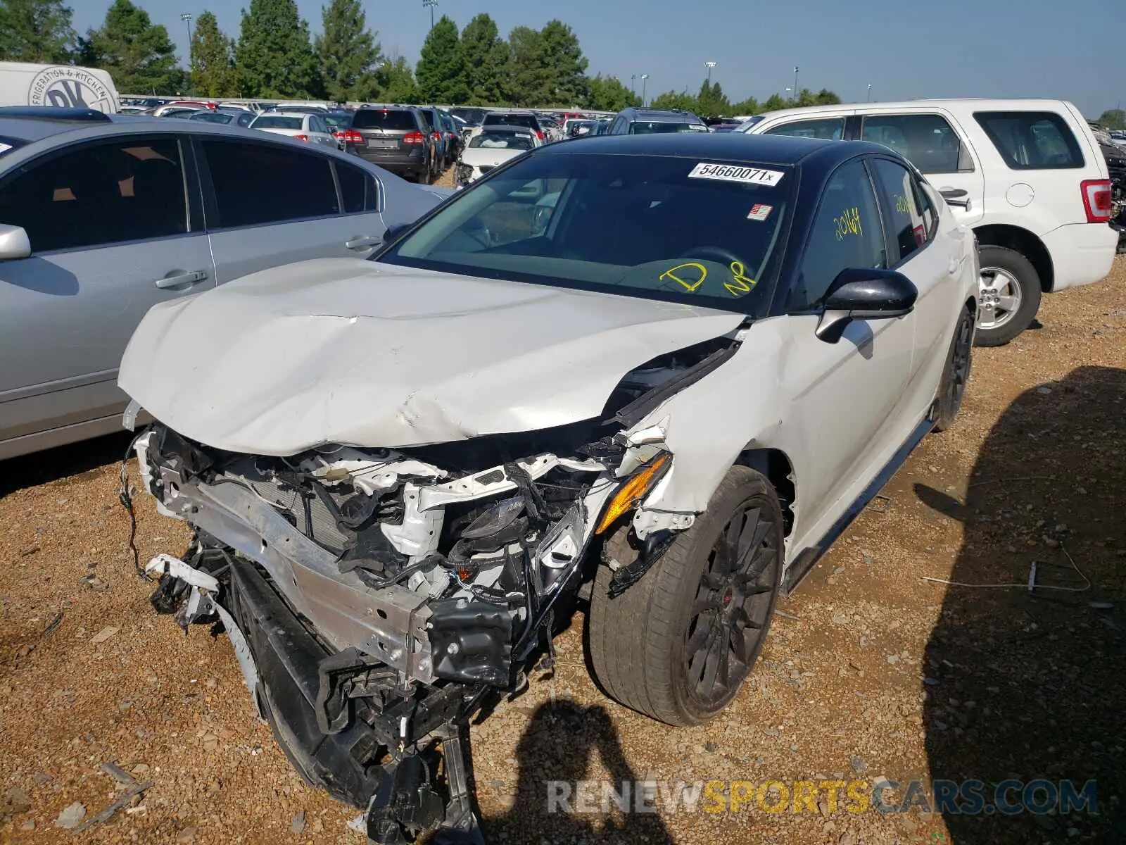 2 fotografías del automóvil dañado 4T1NZ1AK7LU046547 TOYOTA CAMRY 2020