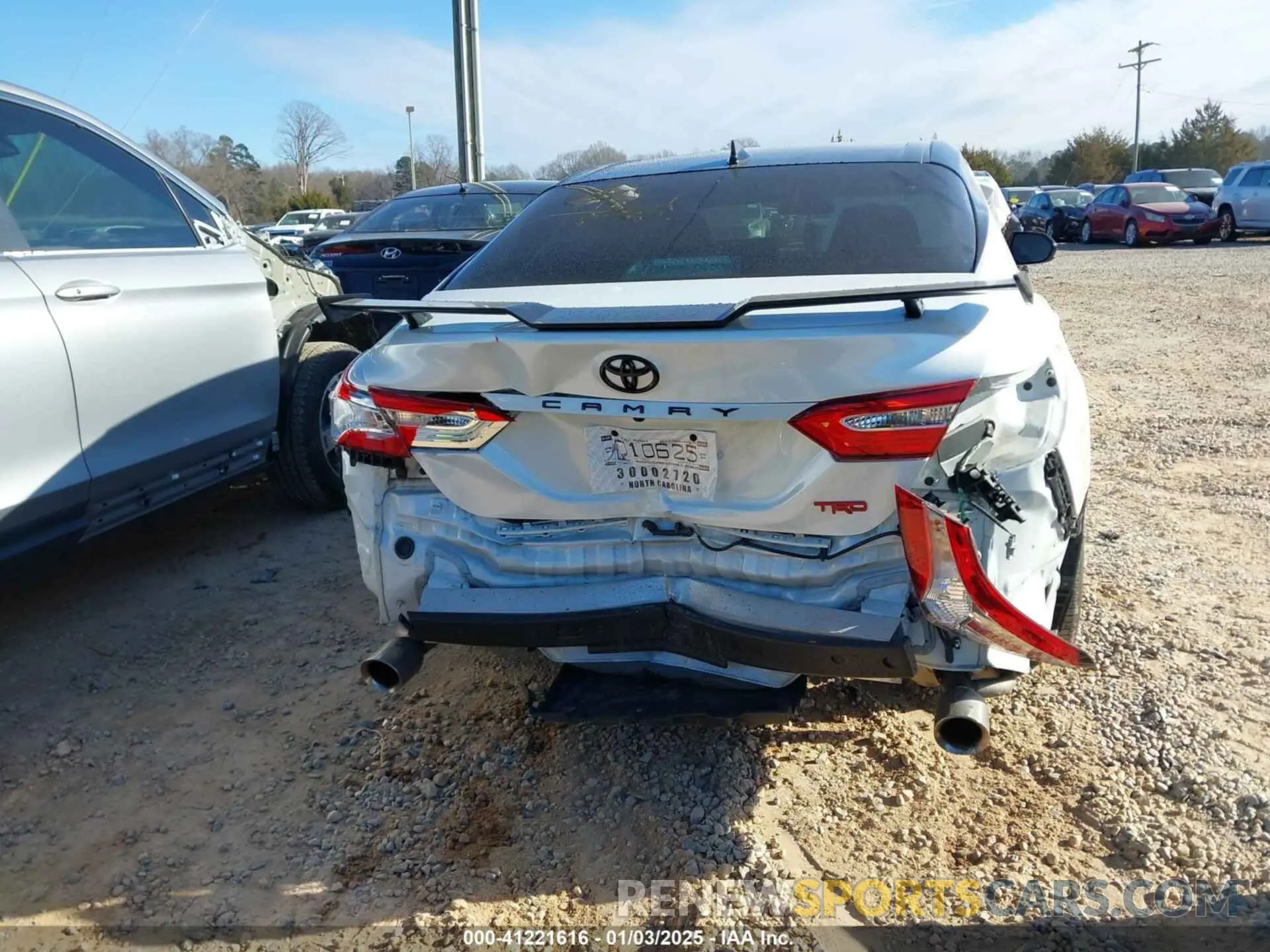 17 fotografías del automóvil dañado 4T1NZ1AKXLU040192 TOYOTA CAMRY 2020