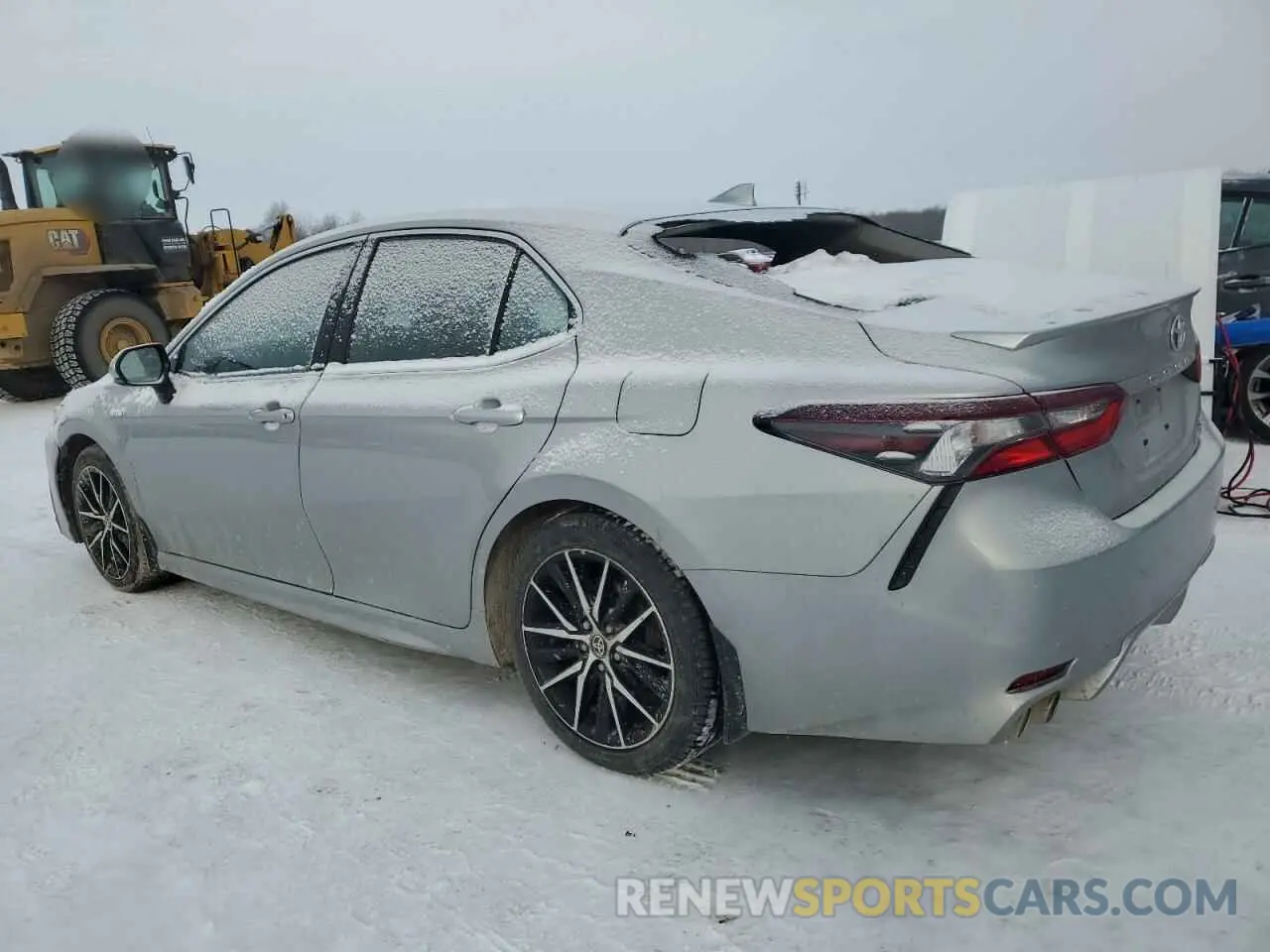 2 fotografías del automóvil dañado 4T1B21HK4MU015531 TOYOTA CAMRY 2021