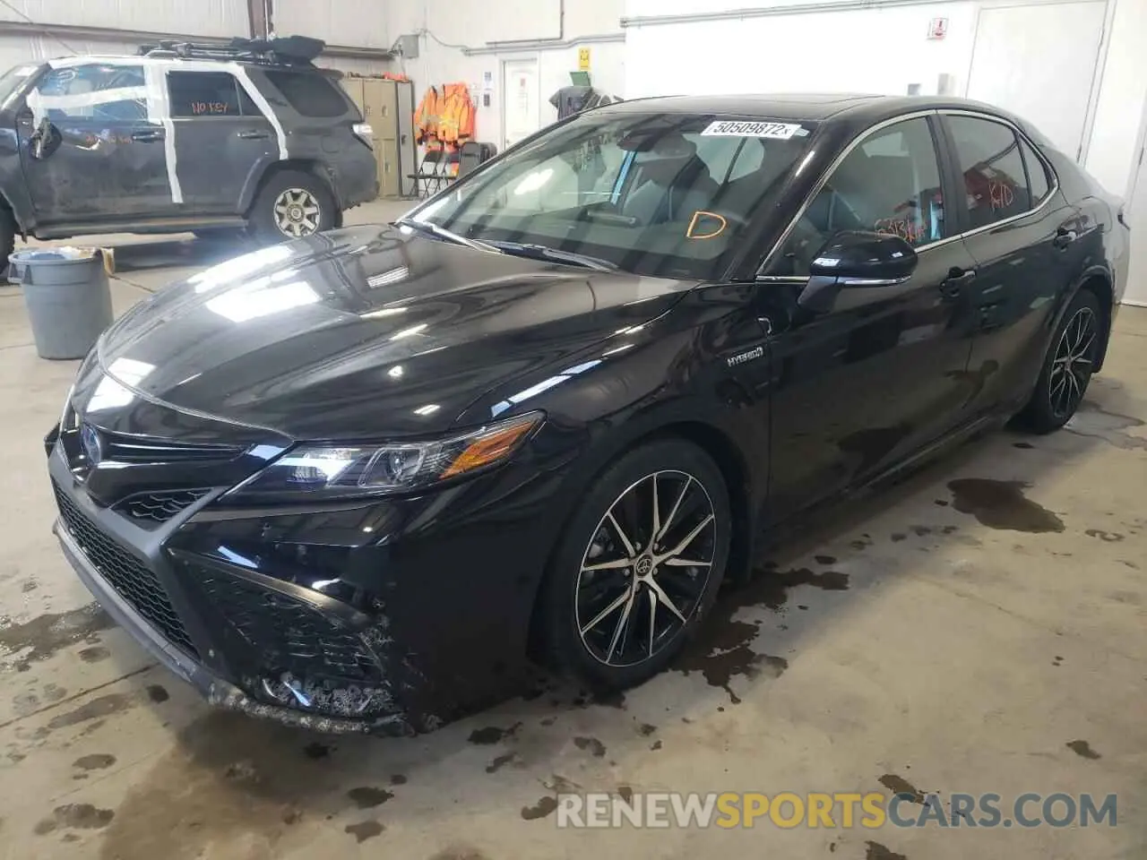 2 fotografías del automóvil dañado 4T1B21HK9MU016108 TOYOTA CAMRY 2021