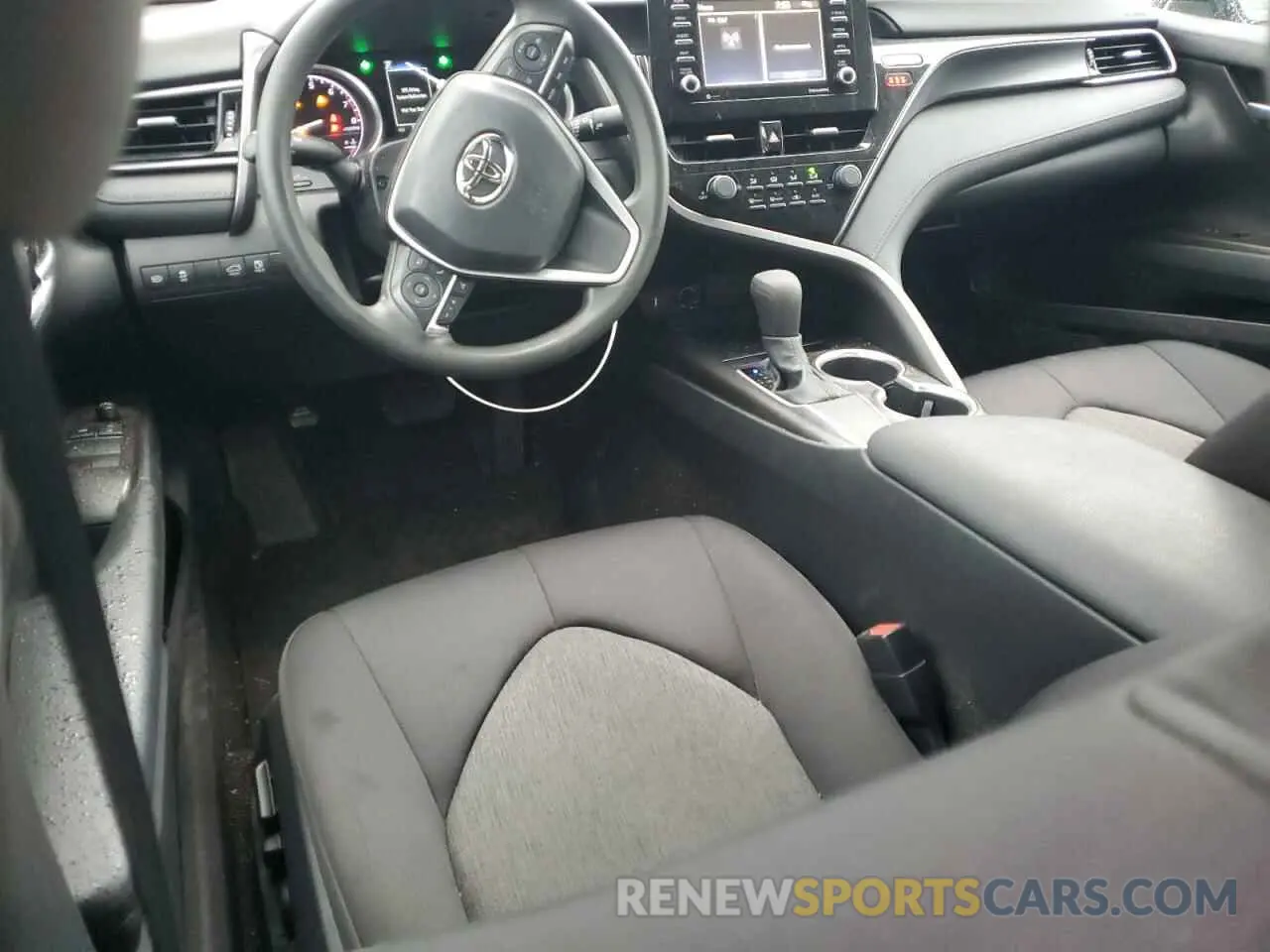 8 fotografías del automóvil dañado 4T1C11AK0MU444408 TOYOTA CAMRY 2021