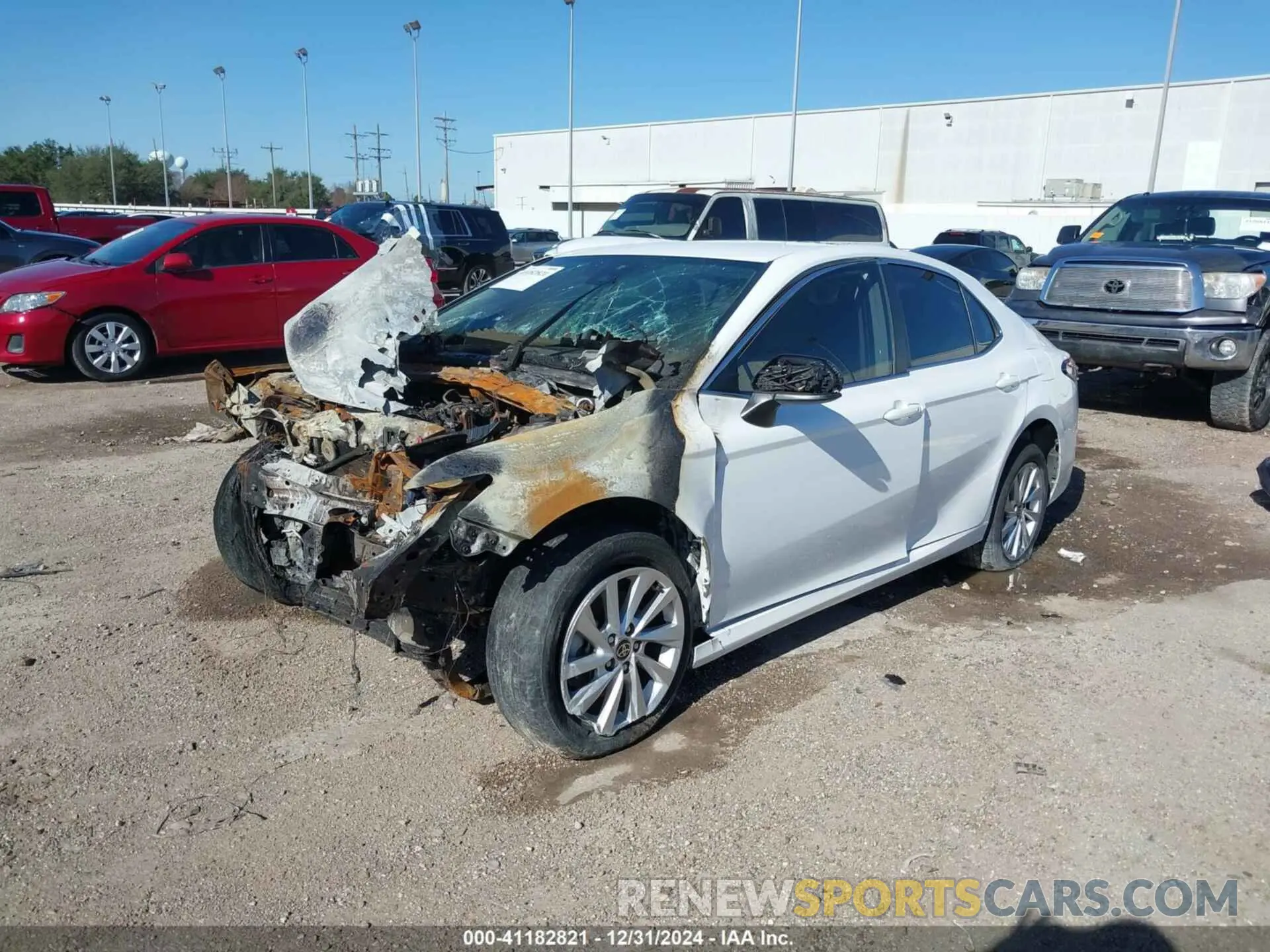 2 fotografías del automóvil dañado 4T1C11AK0MU470782 TOYOTA CAMRY 2021