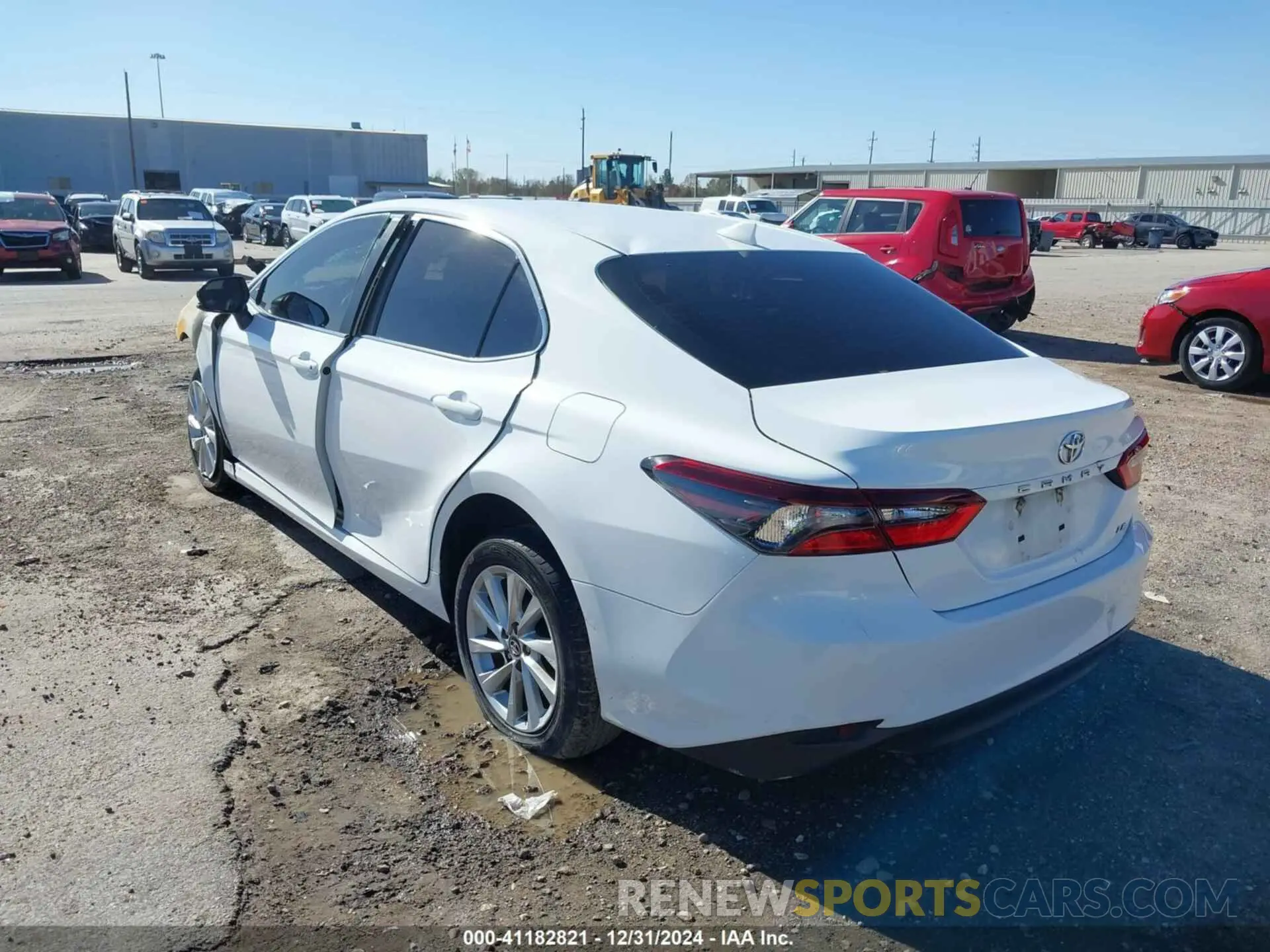 3 fotografías del automóvil dañado 4T1C11AK0MU470782 TOYOTA CAMRY 2021