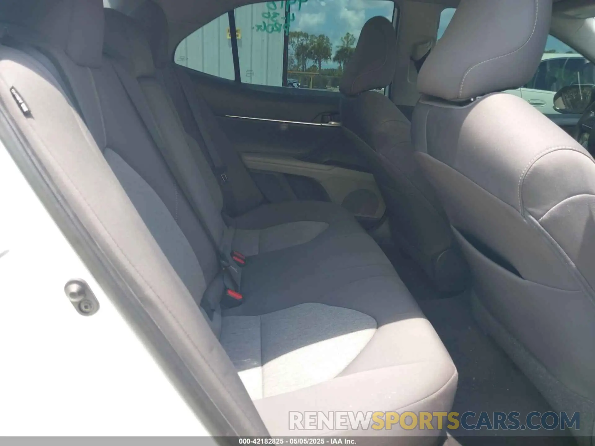 8 fotografías del automóvil dañado 4T1C11AK1MU448211 TOYOTA CAMRY 2021
