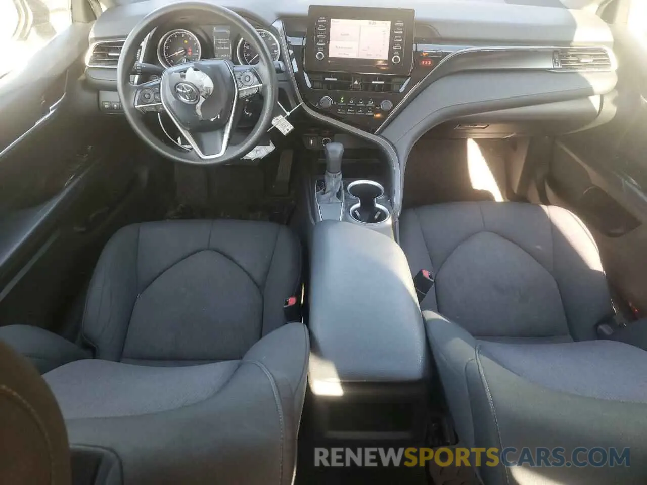 8 fotografías del automóvil dañado 4T1C11AK1MU511663 TOYOTA CAMRY 2021