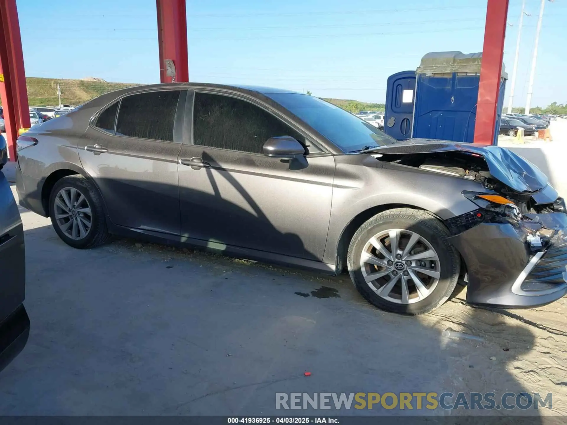 13 fotografías del automóvil dañado 4T1C11AK1MU548292 TOYOTA CAMRY 2021