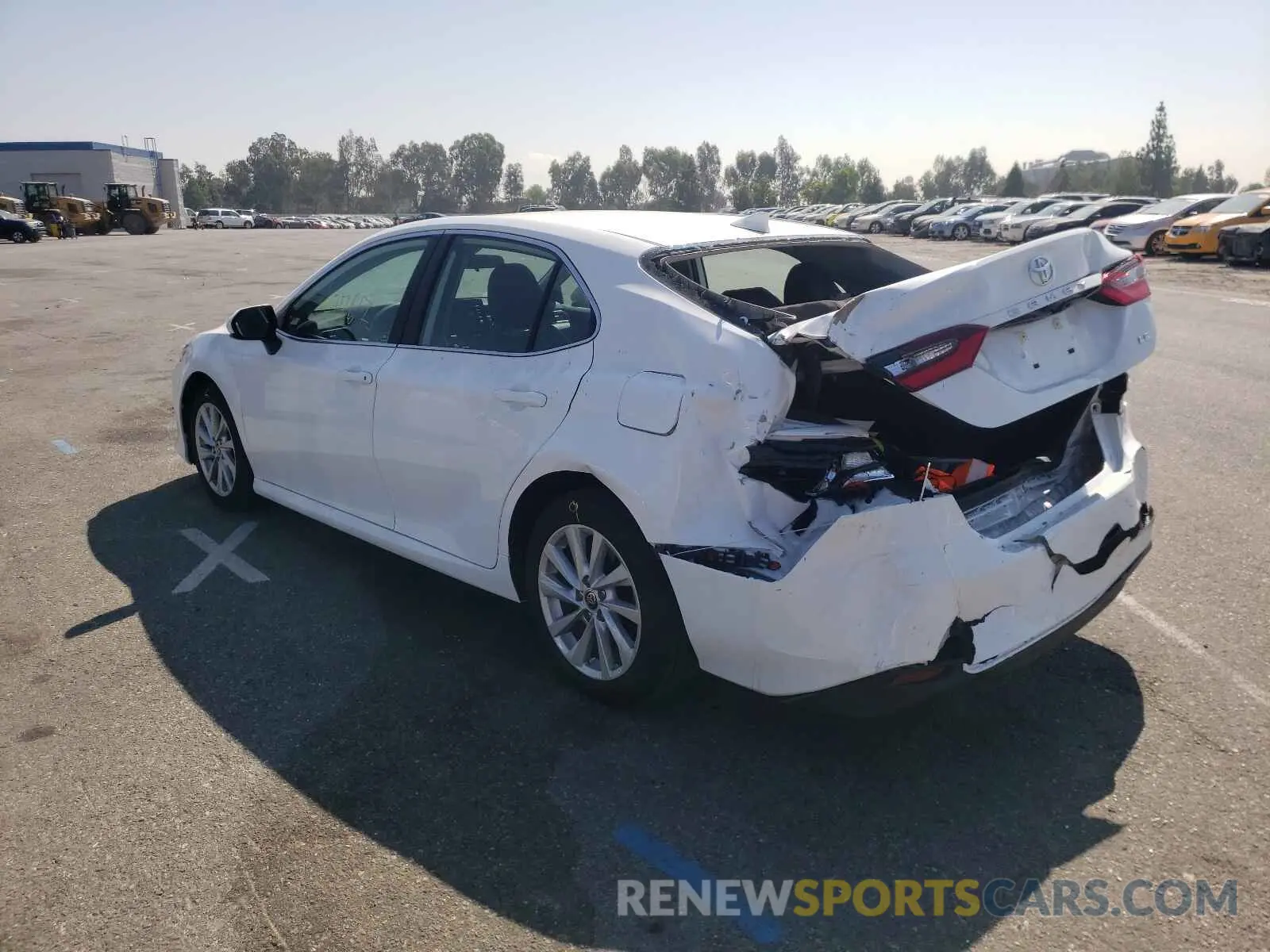 3 fotografías del automóvil dañado 4T1C11AK1MU560393 TOYOTA CAMRY 2021
