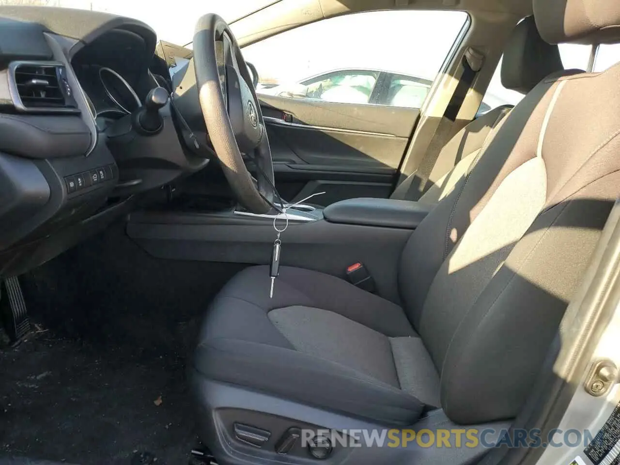 7 fotografías del automóvil dañado 4T1C11AK2MU574528 TOYOTA CAMRY 2021