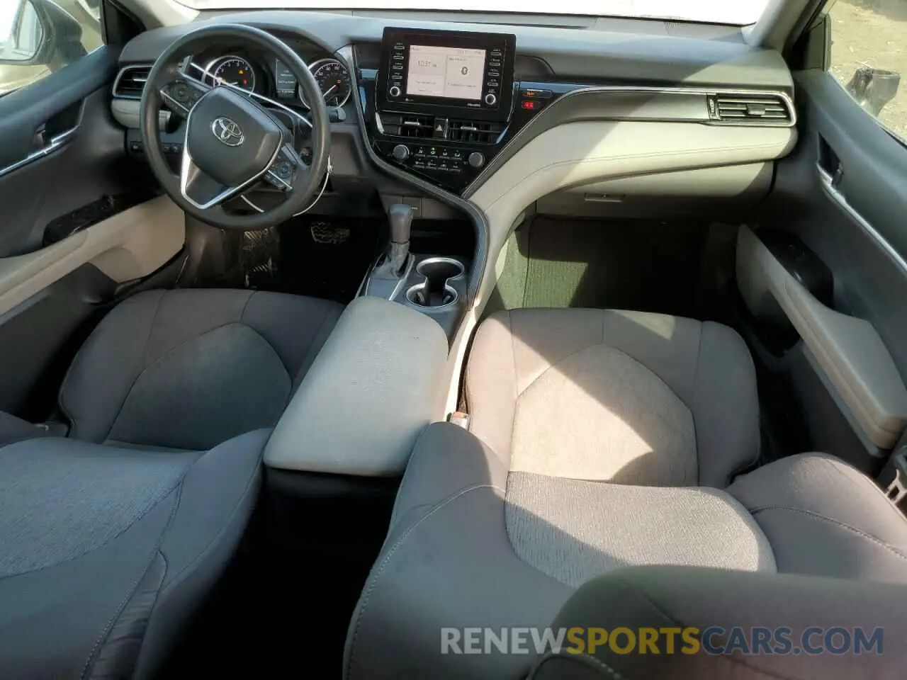 8 fotografías del automóvil dañado 4T1C11AK2MU575596 TOYOTA CAMRY 2021