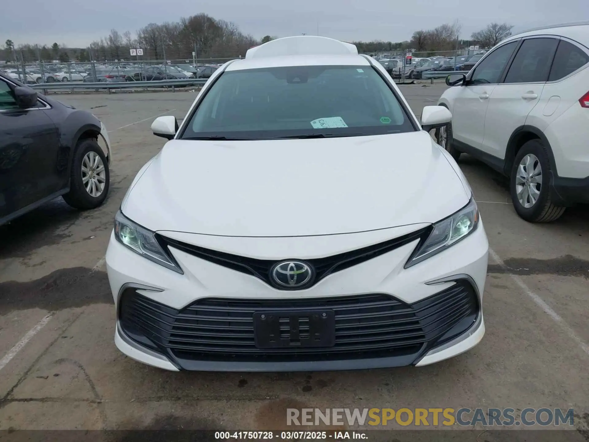 12 fotografías del automóvil dañado 4T1C11AK3MU457038 TOYOTA CAMRY 2021