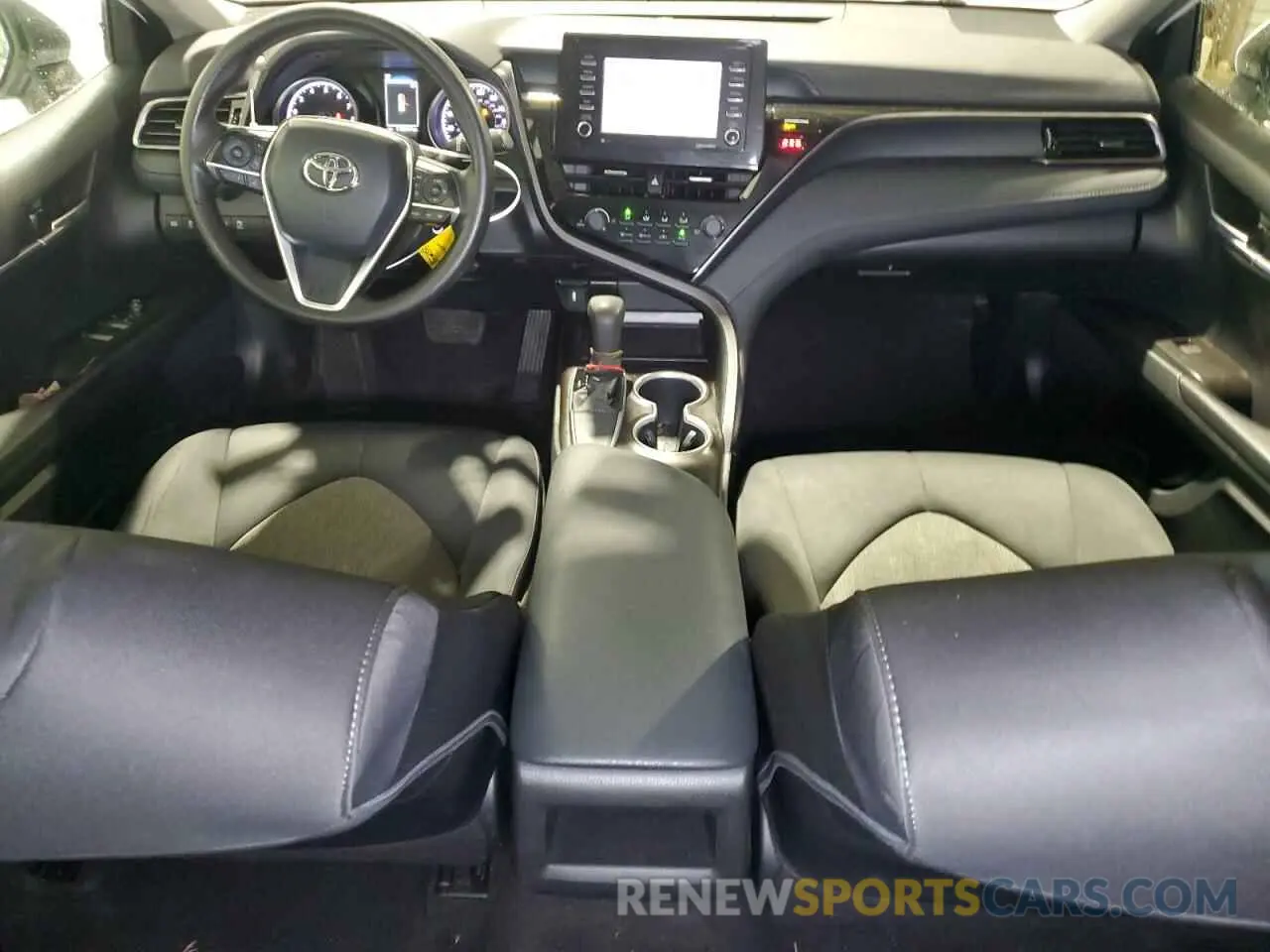 8 fotografías del automóvil dañado 4T1C11AK3MU467858 TOYOTA CAMRY 2021