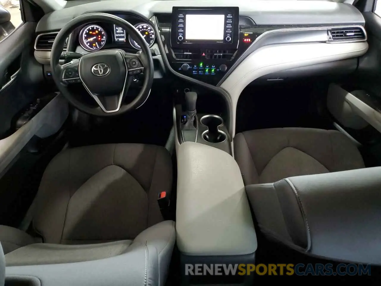 8 fotografías del automóvil dañado 4T1C11AK3MU470632 TOYOTA CAMRY 2021