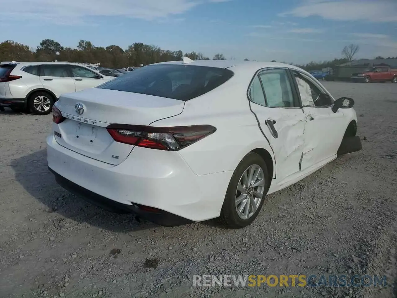 4 fotografías del automóvil dañado 4T1C11AK3MU521336 TOYOTA CAMRY 2021