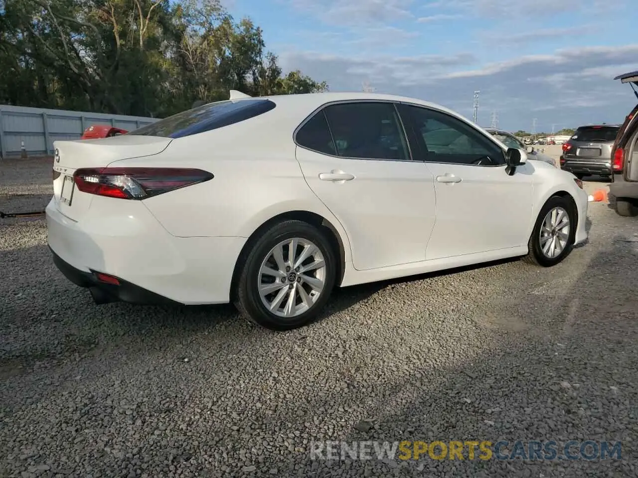 3 fotografías del automóvil dañado 4T1C11AK4MU476939 TOYOTA CAMRY 2021