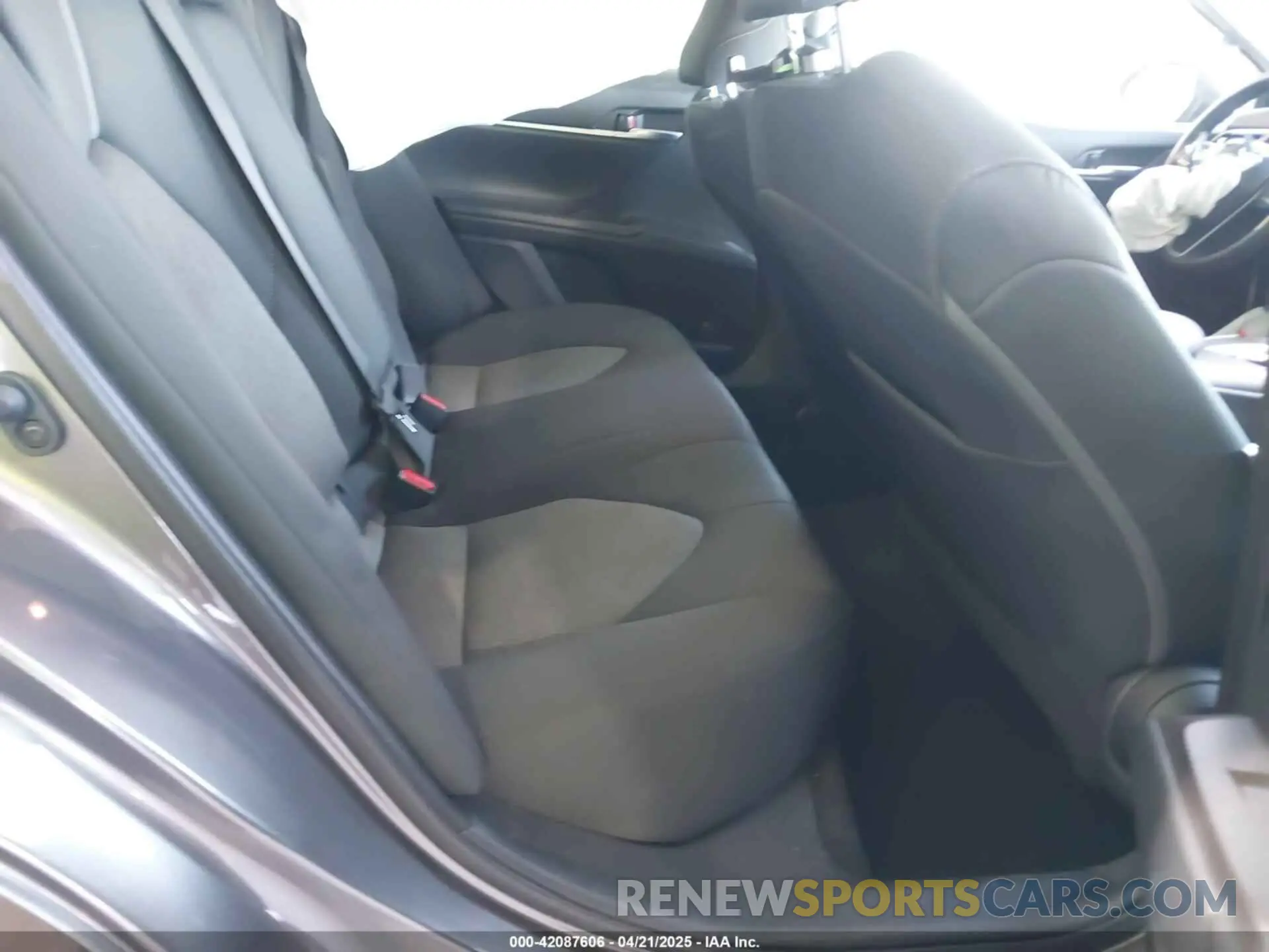 8 fotografías del automóvil dañado 4T1C11AK4MU532605 TOYOTA CAMRY 2021