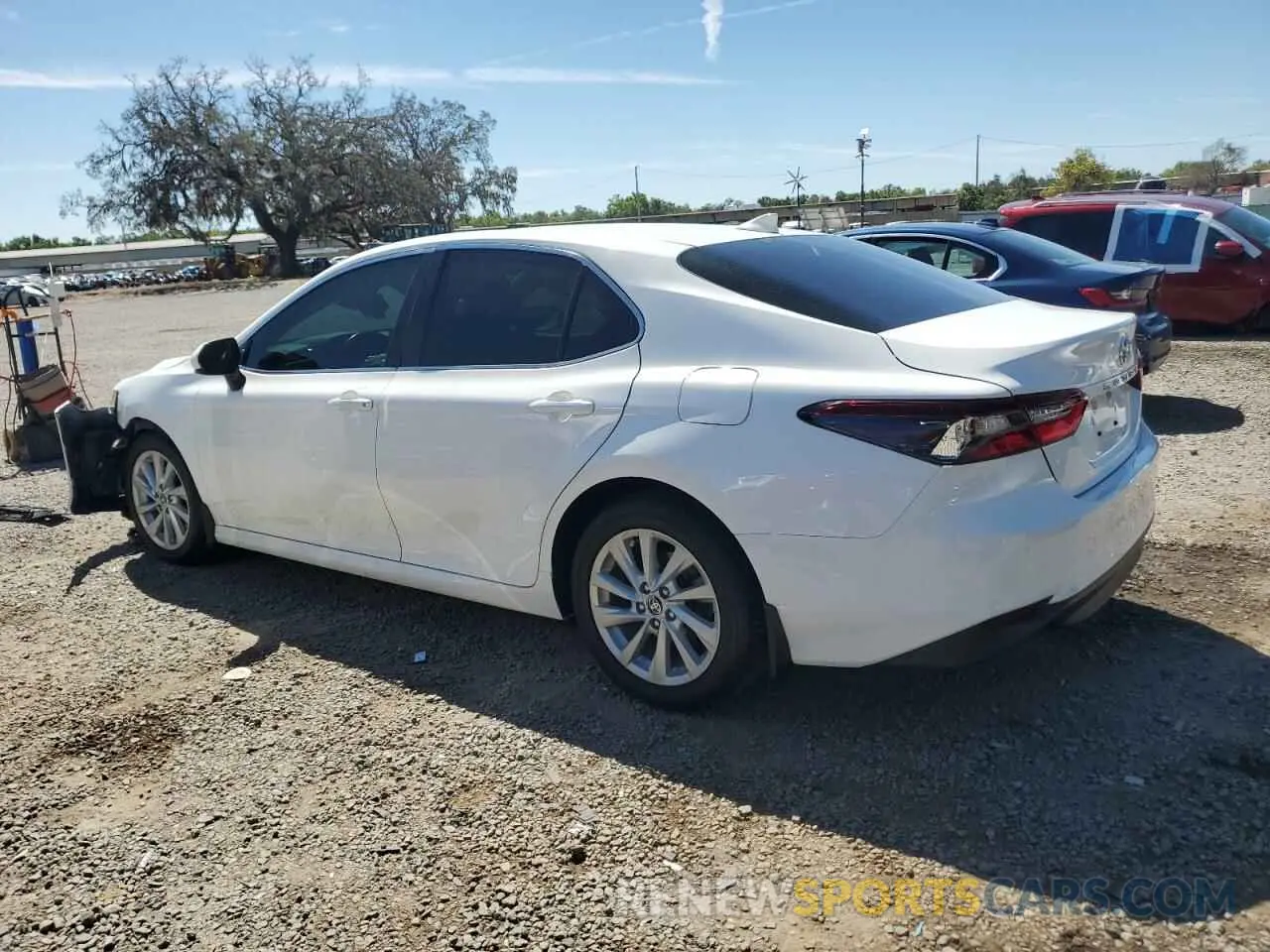 2 fotografías del automóvil dañado 4T1C11AK4MU581755 TOYOTA CAMRY 2021