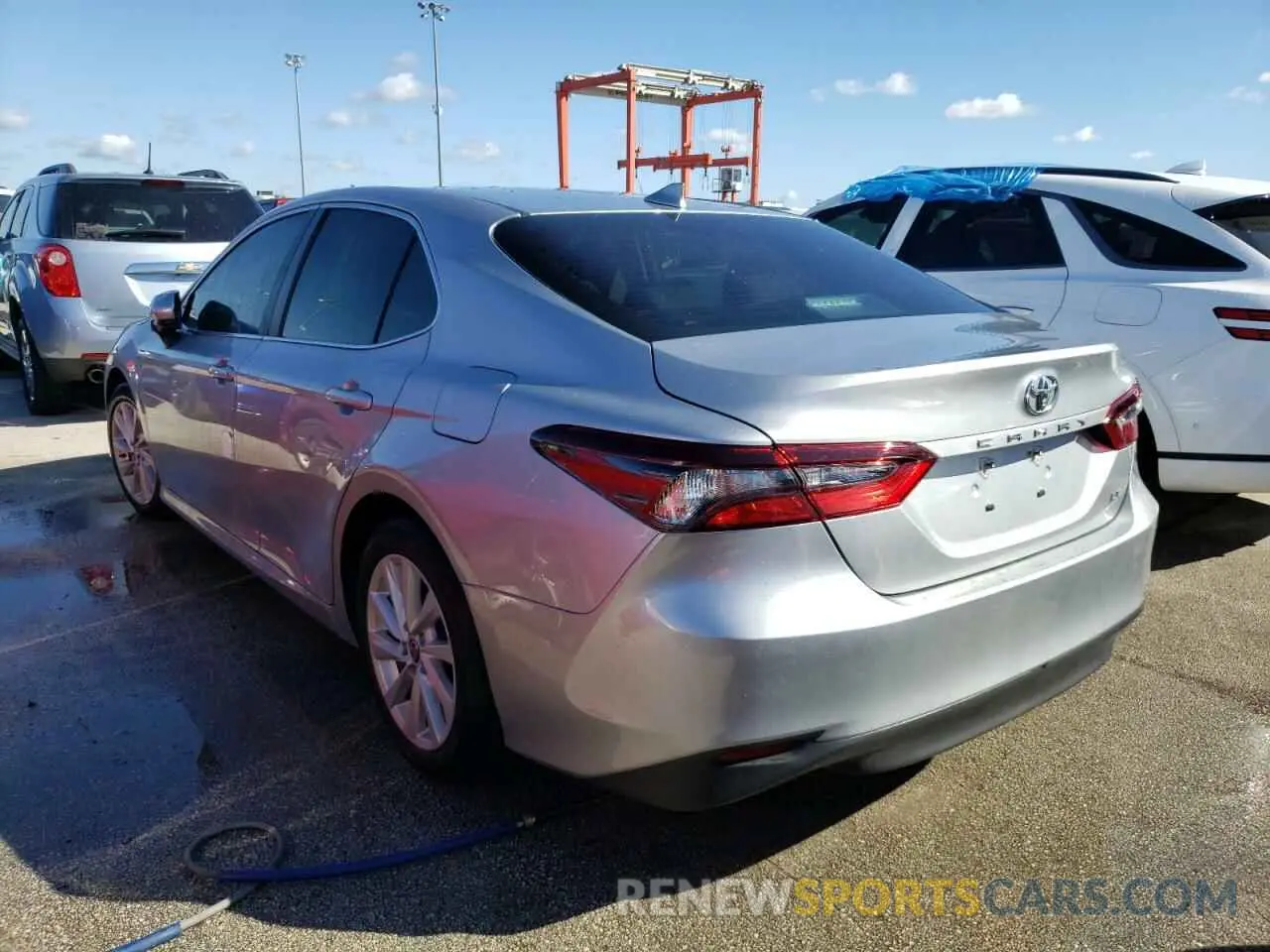 3 fotografías del automóvil dañado 4T1C11AK4MU582887 TOYOTA CAMRY 2021