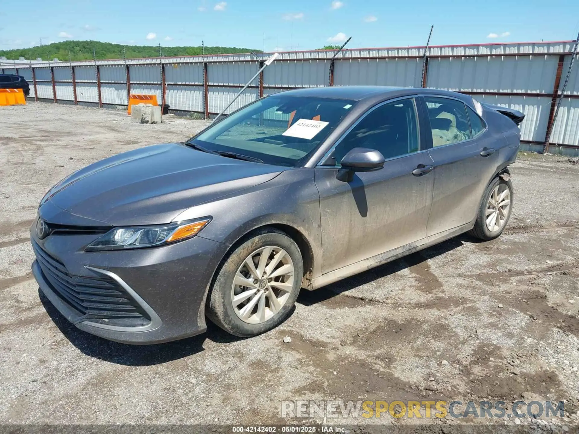 2 fotografías del automóvil dañado 4T1C11AK4MU583165 TOYOTA CAMRY 2021