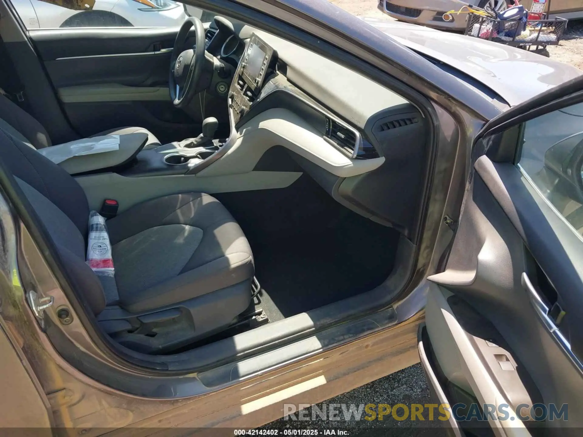 5 fotografías del automóvil dañado 4T1C11AK4MU583165 TOYOTA CAMRY 2021