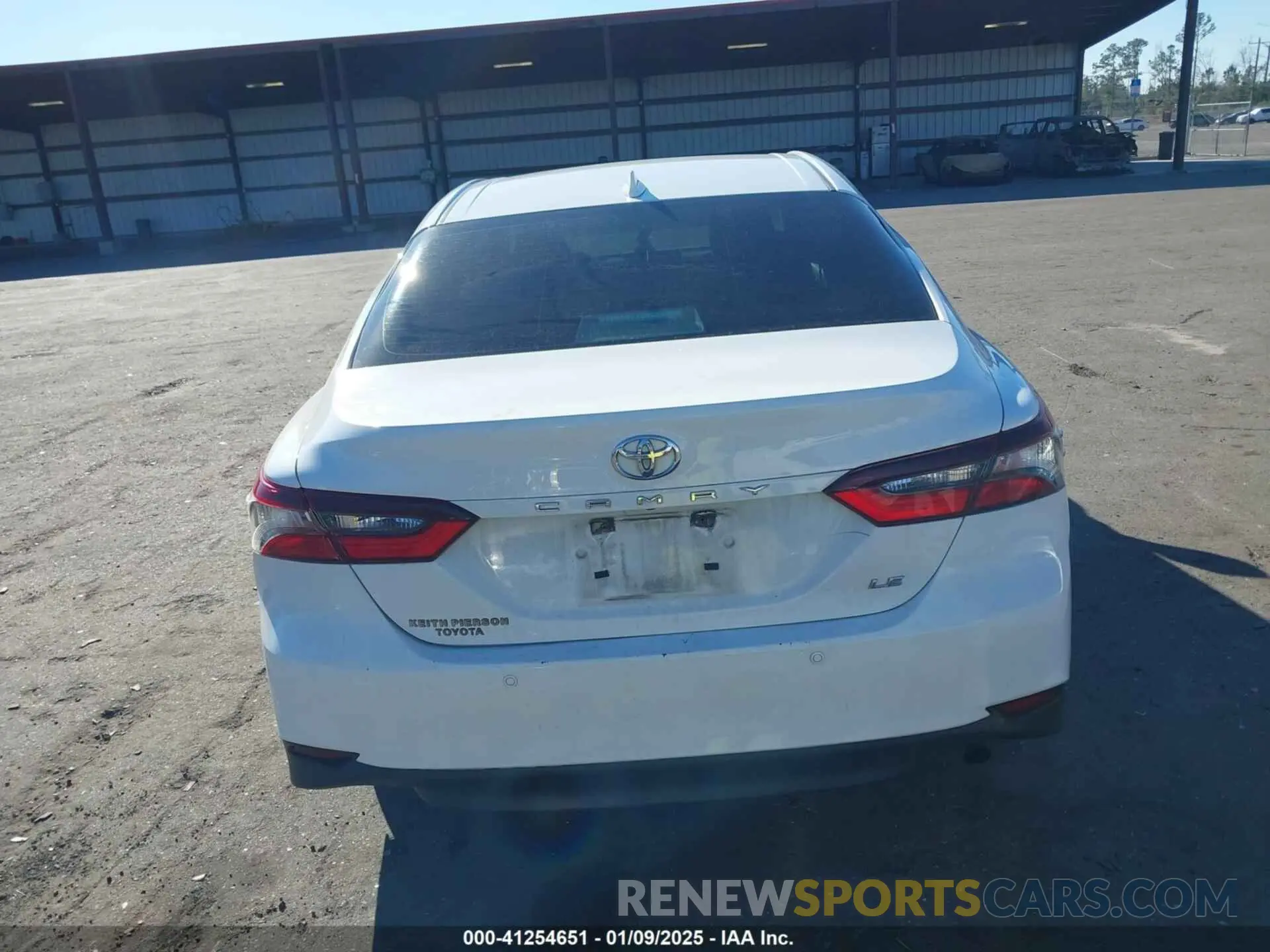 15 fotografías del automóvil dañado 4T1C11AK4MU590617 TOYOTA CAMRY 2021