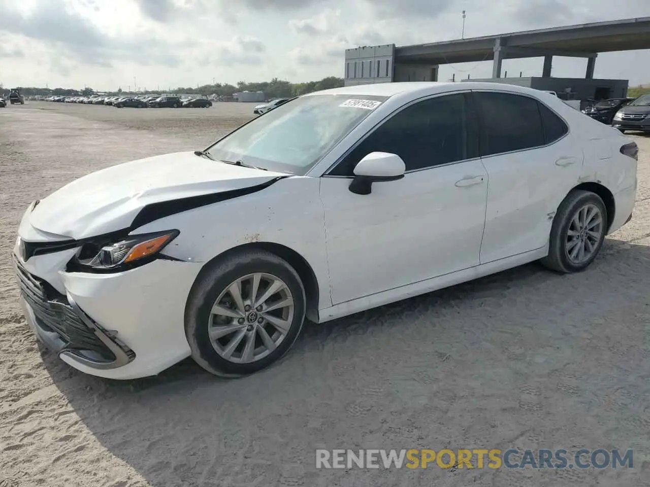1 fotografías del automóvil dañado 4T1C11AK4MU598300 TOYOTA CAMRY 2021