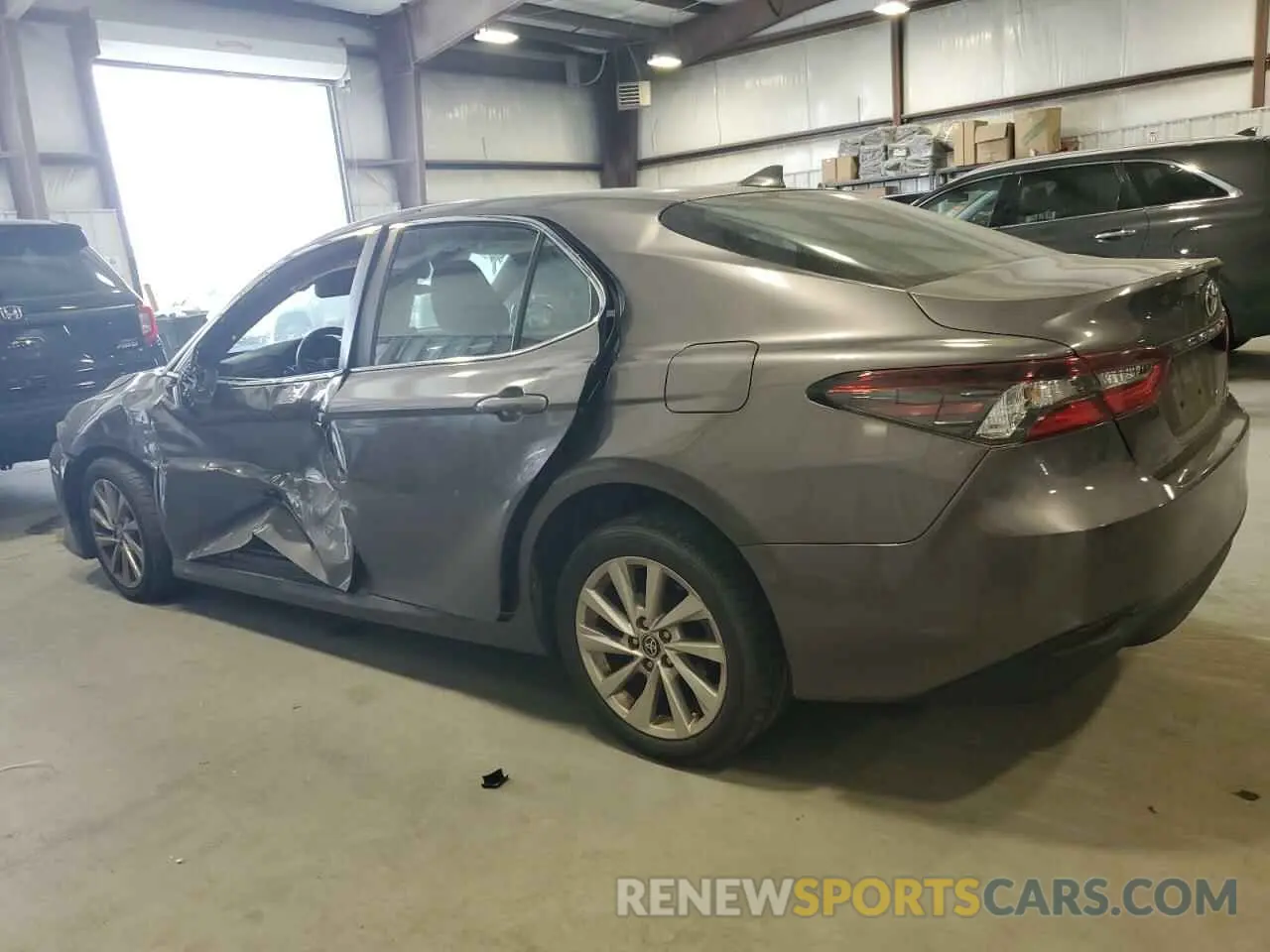 2 fotografías del automóvil dañado 4T1C11AK5MU442203 TOYOTA CAMRY 2021