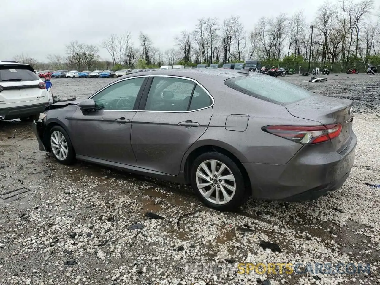 2 fotografías del automóvil dañado 4T1C11AK5MU453847 TOYOTA CAMRY 2021