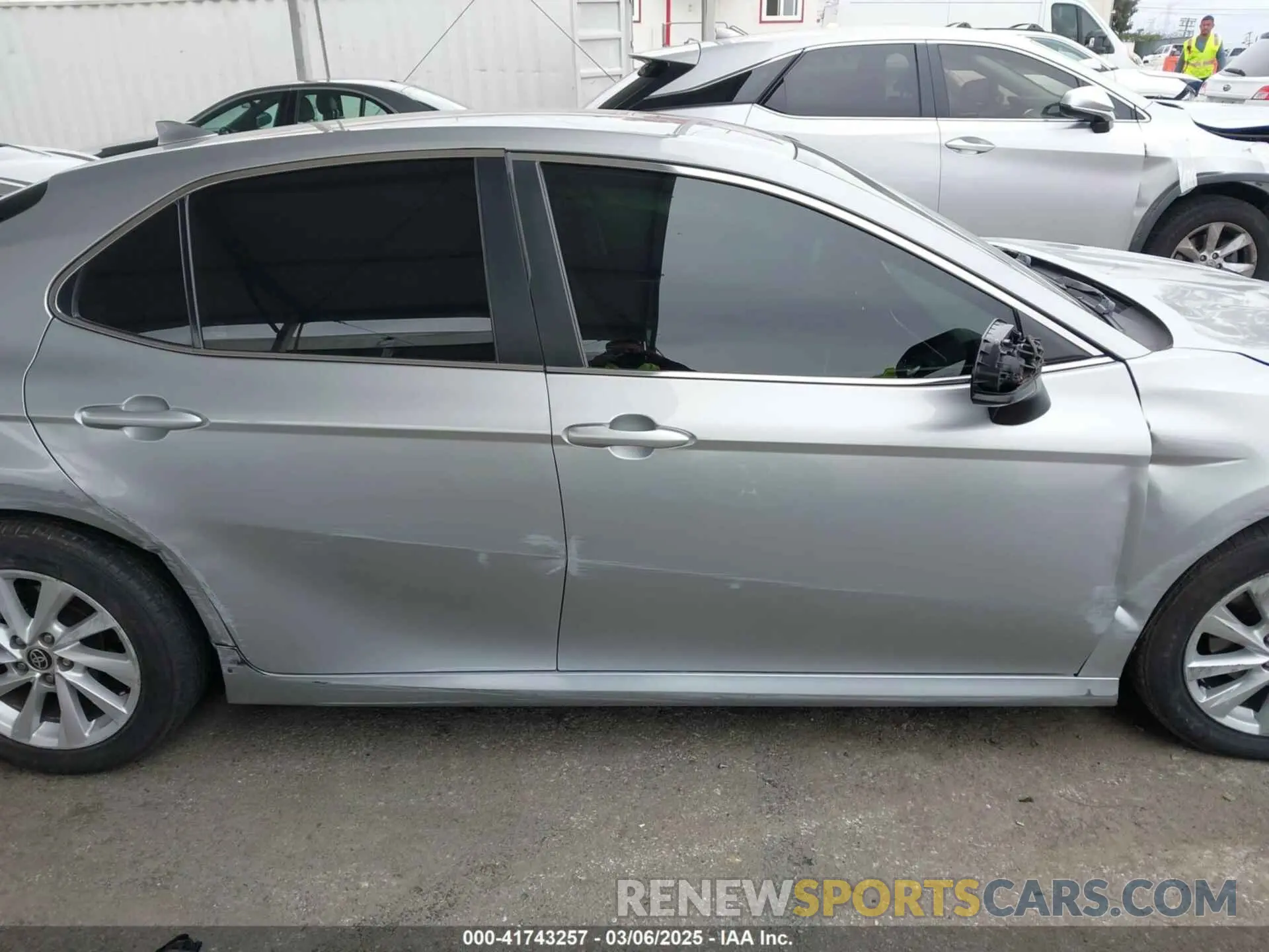 13 fotografías del automóvil dañado 4T1C11AK5MU464010 TOYOTA CAMRY 2021