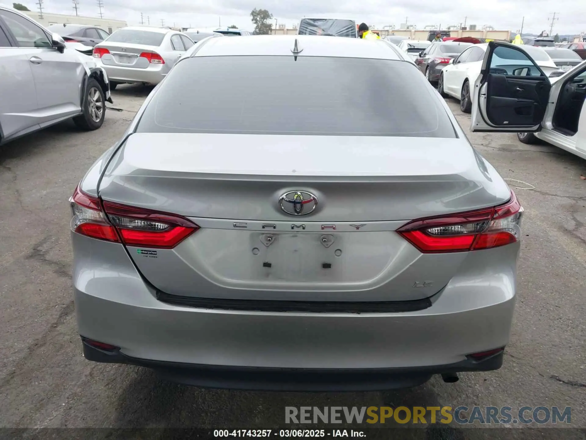 16 fotografías del automóvil dañado 4T1C11AK5MU464010 TOYOTA CAMRY 2021