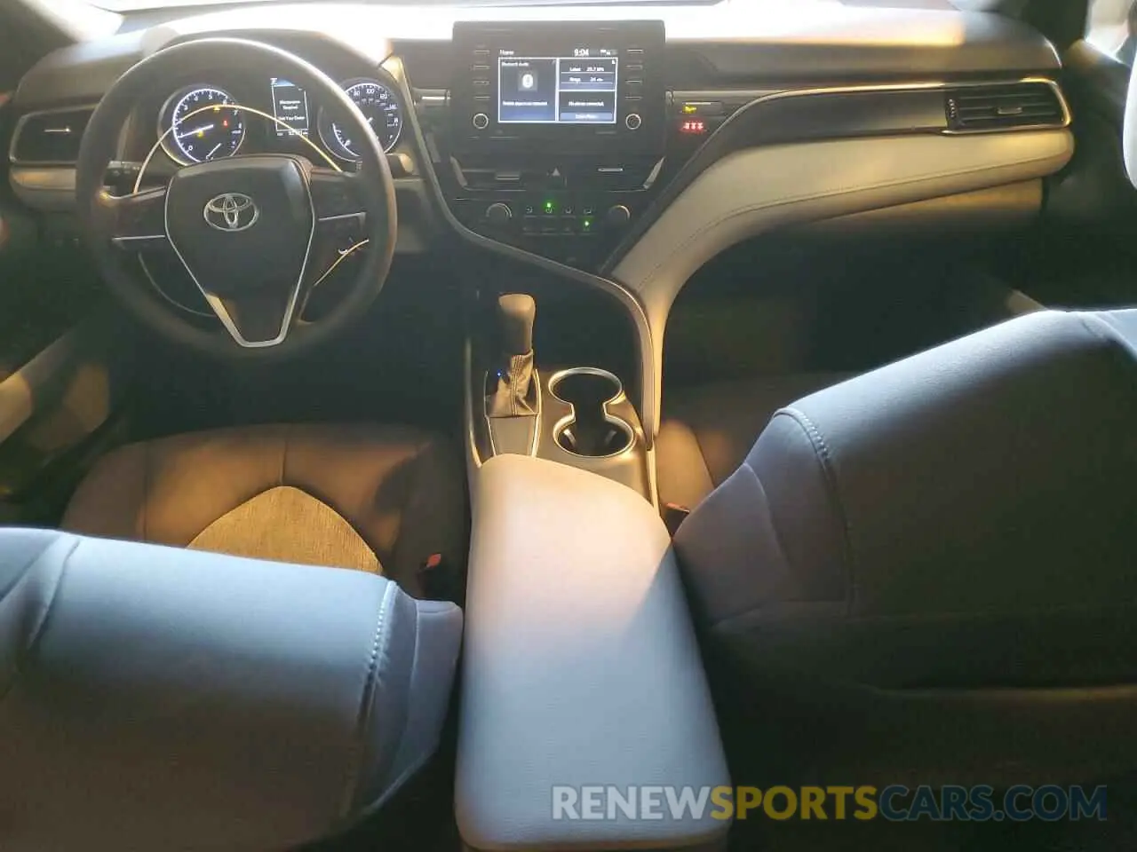 8 fotografías del automóvil dañado 4T1C11AK5MU541717 TOYOTA CAMRY 2021