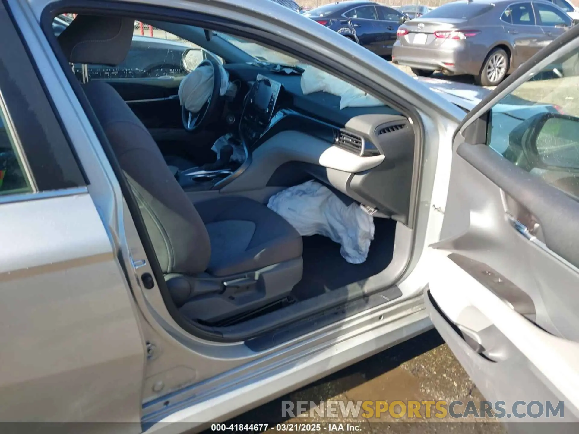 5 fotografías del automóvil dañado 4T1C11AK6MU420159 TOYOTA CAMRY 2021