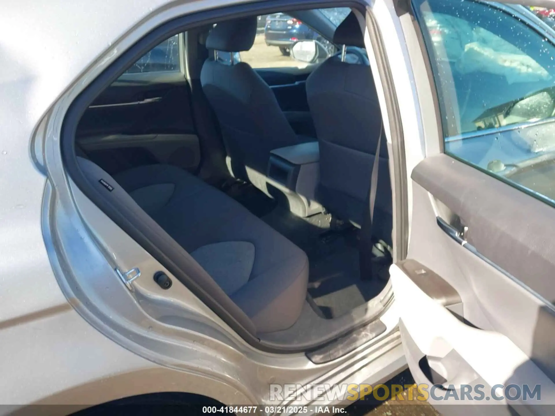 8 fotografías del automóvil dañado 4T1C11AK6MU420159 TOYOTA CAMRY 2021