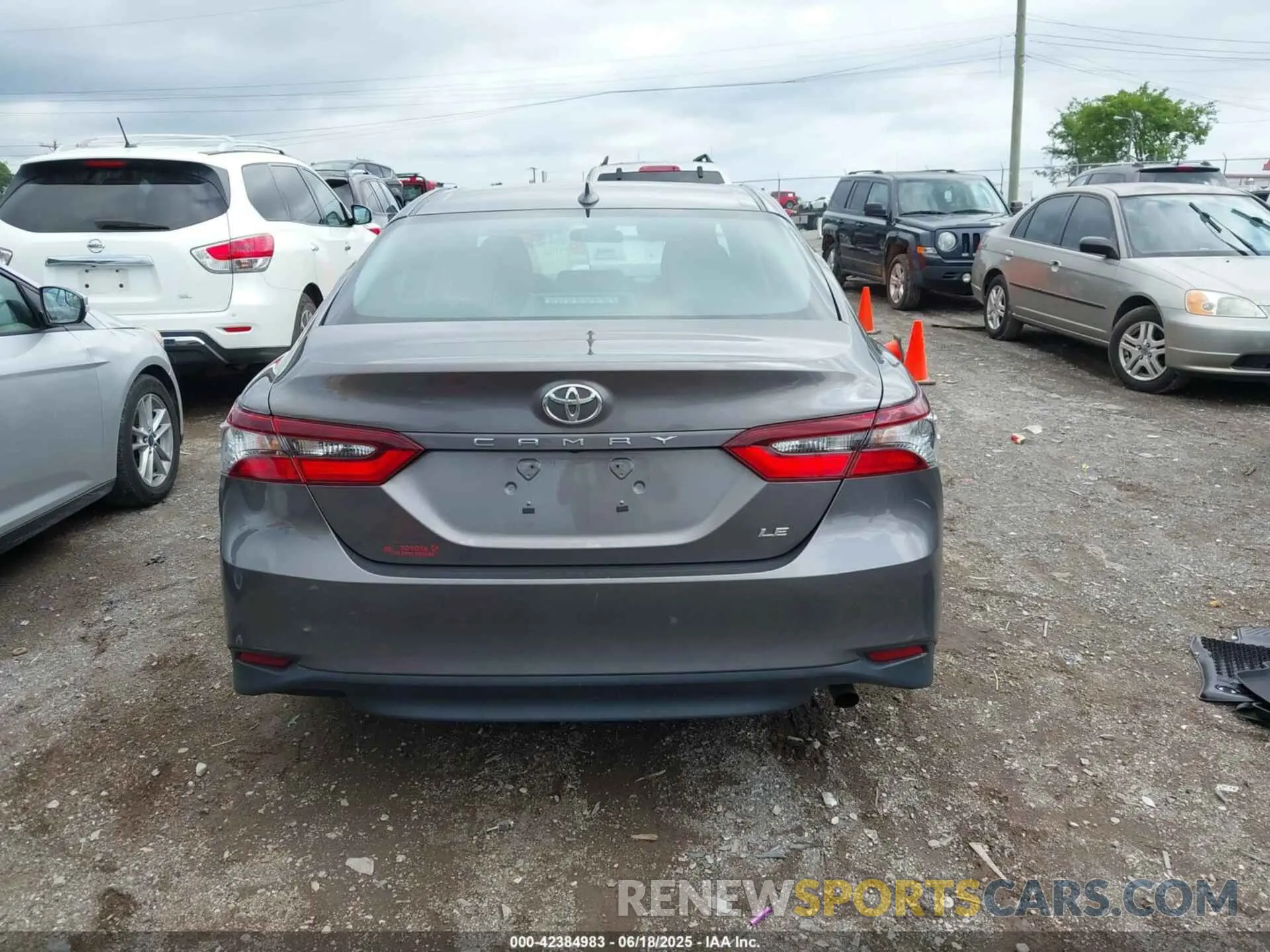 16 fotografías del automóvil dañado 4T1C11AK6MU420419 TOYOTA CAMRY 2021