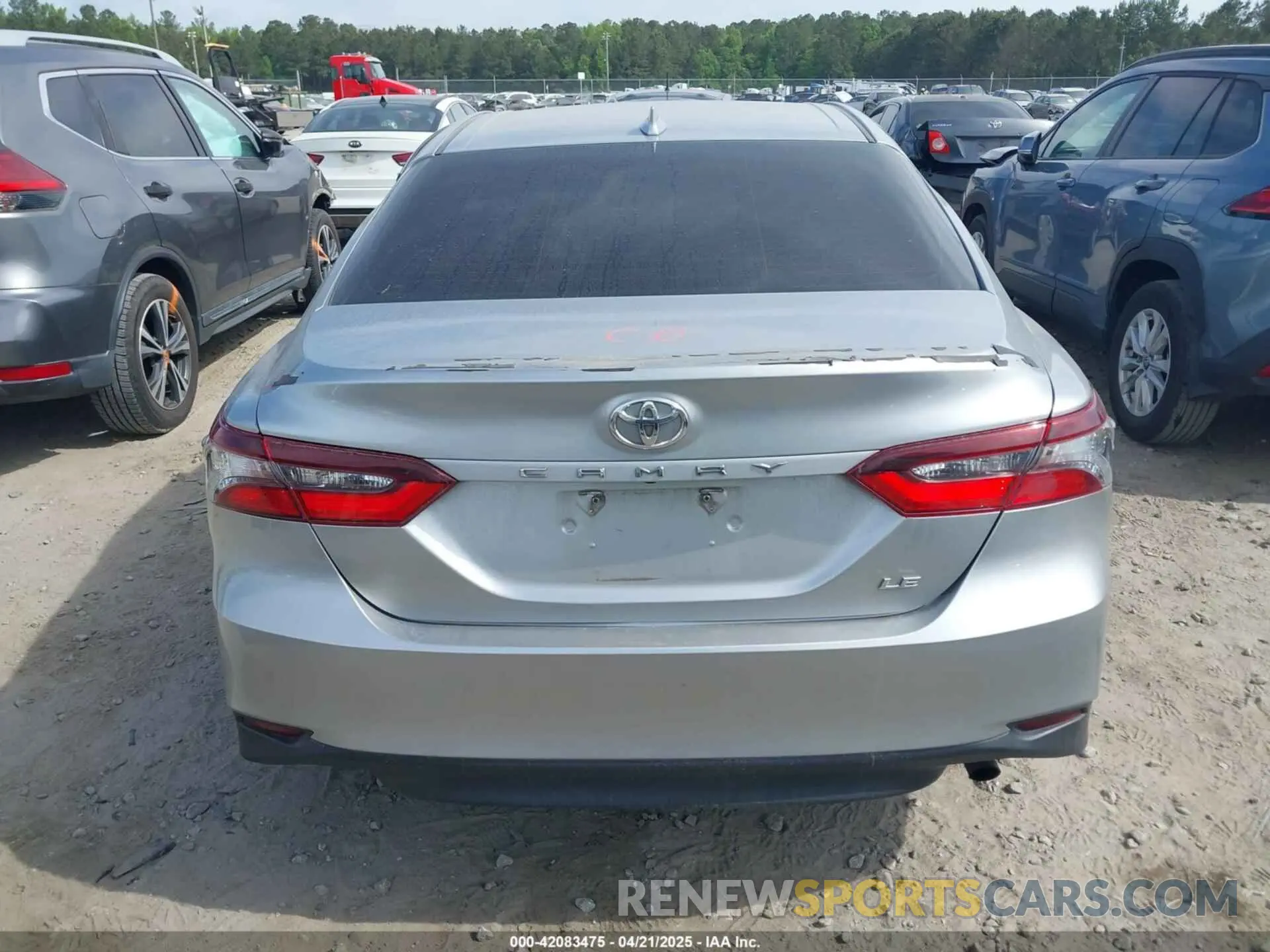 16 fotografías del automóvil dañado 4T1C11AK6MU443408 TOYOTA CAMRY 2021