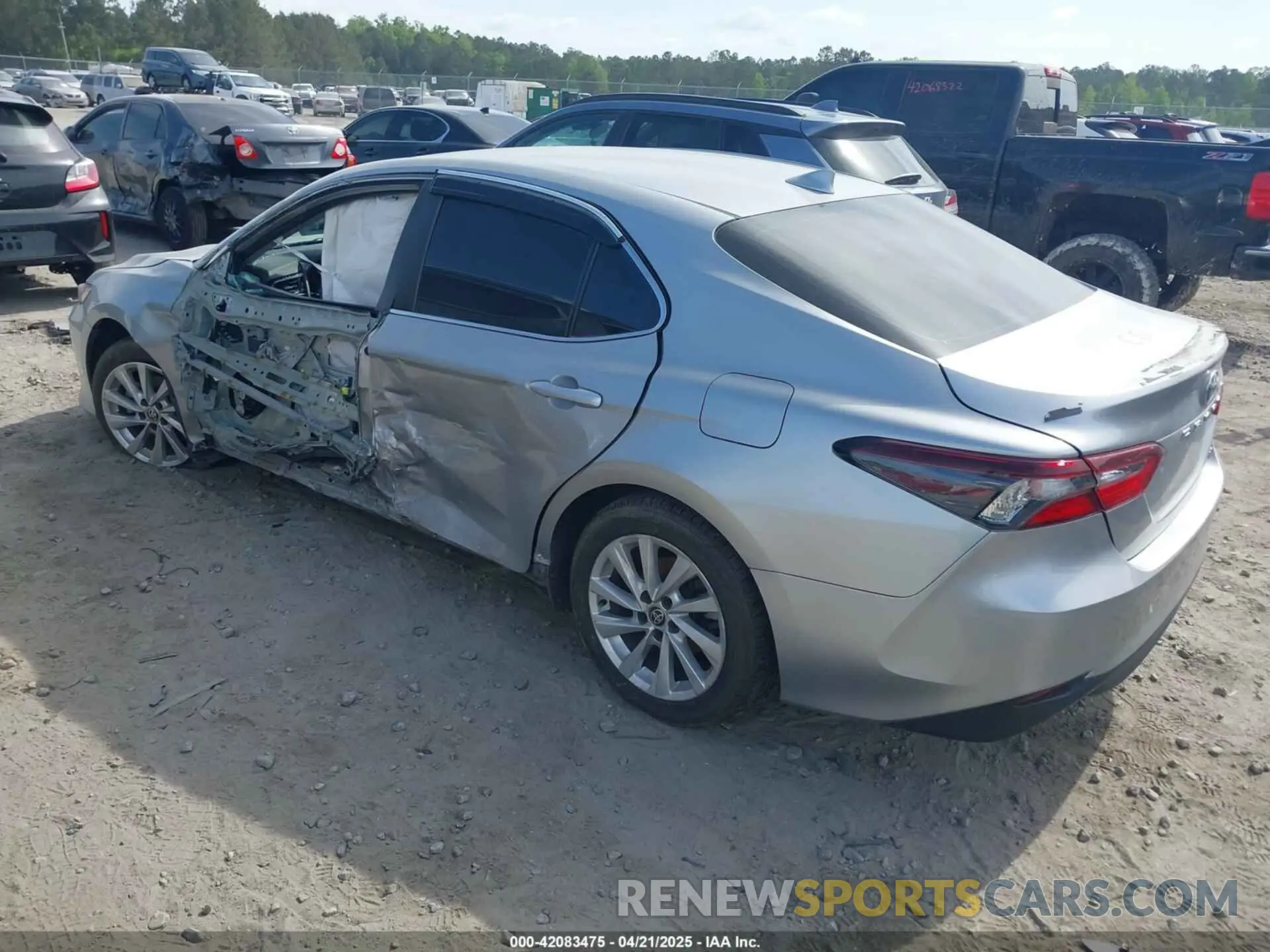 3 fotografías del automóvil dañado 4T1C11AK6MU443408 TOYOTA CAMRY 2021
