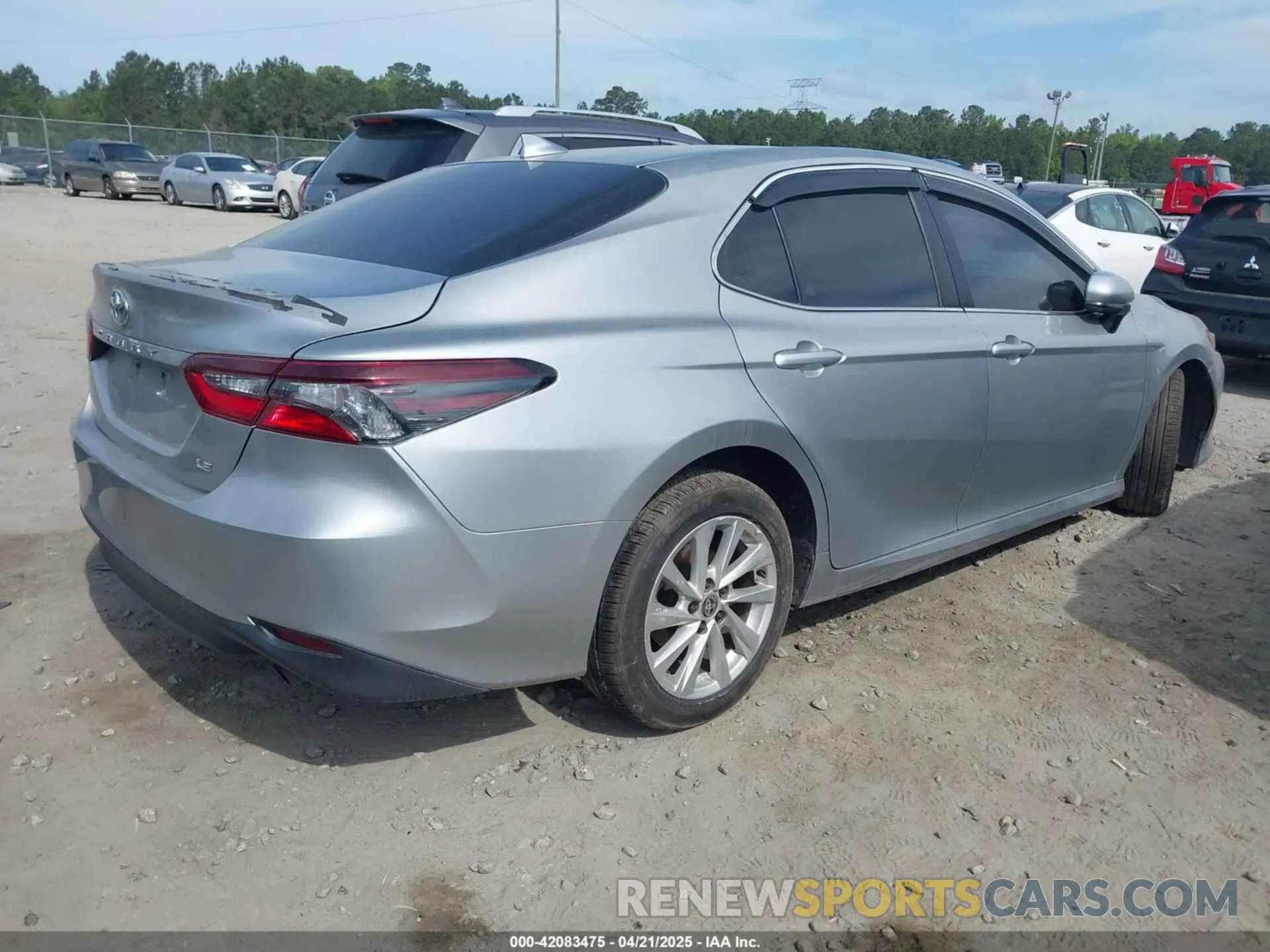 4 fotografías del automóvil dañado 4T1C11AK6MU443408 TOYOTA CAMRY 2021