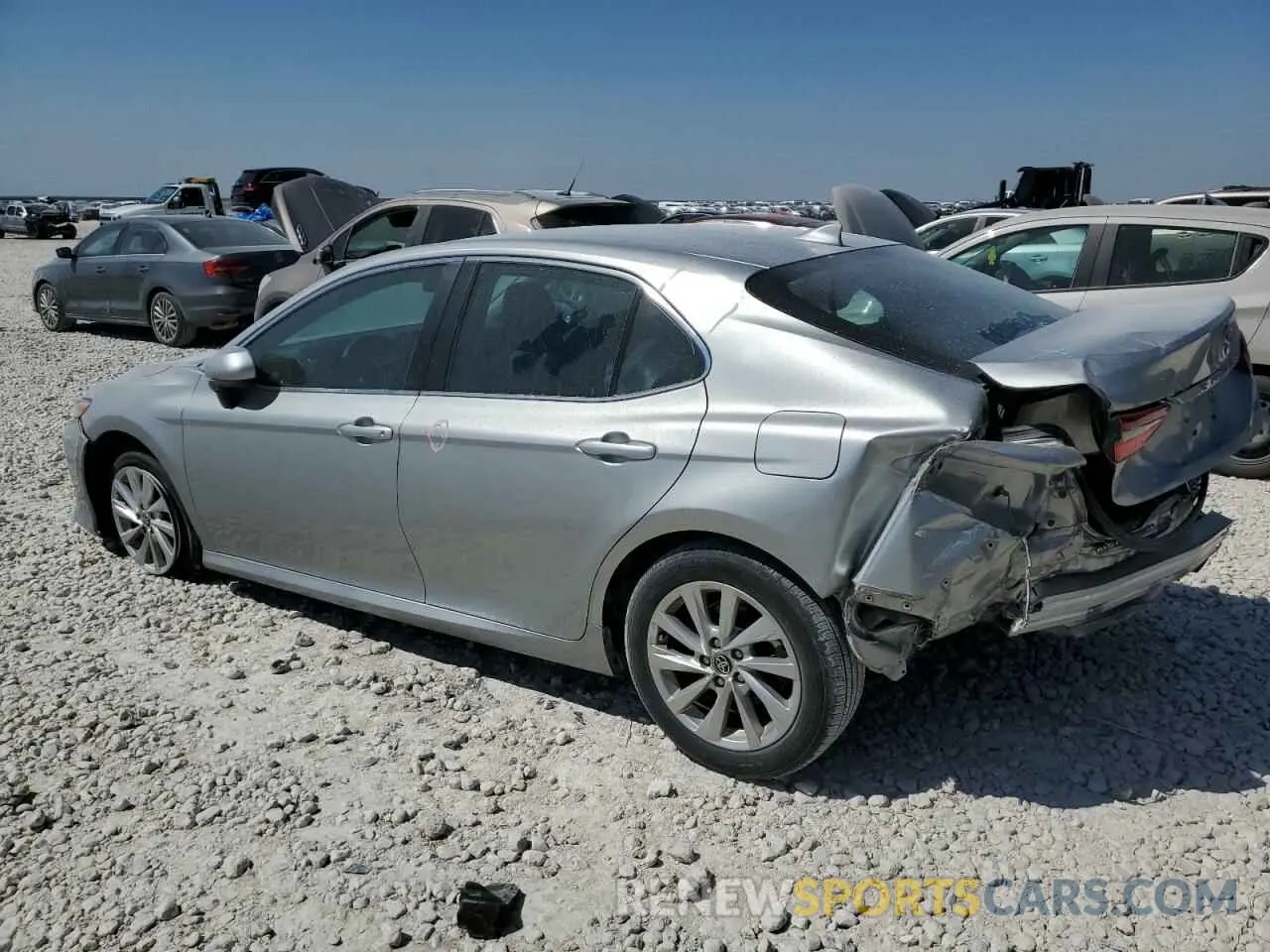 2 fotografías del automóvil dañado 4T1C11AK6MU444896 TOYOTA CAMRY 2021