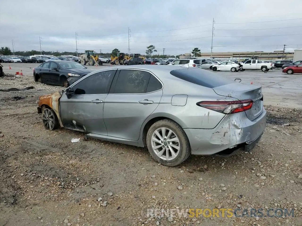 2 fotografías del automóvil dañado 4T1C11AK6MU453811 TOYOTA CAMRY 2021